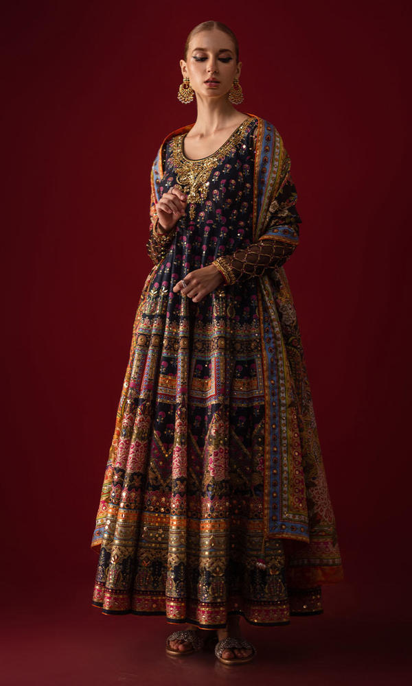 Pakistani Black Hand Embellished Silk Pishwas (2-Piece) - Image 7