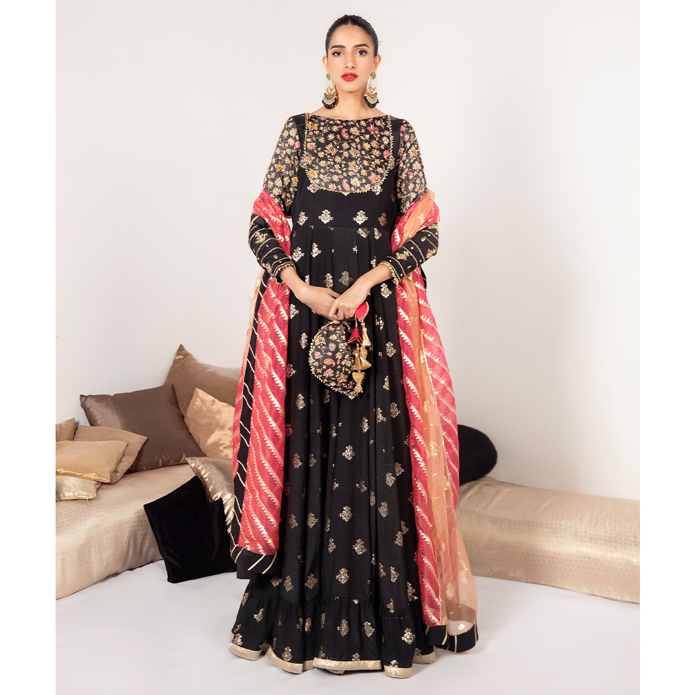 Black Zari Raw Silk Kalidaar Pishwas (3-Piece) - Image 5