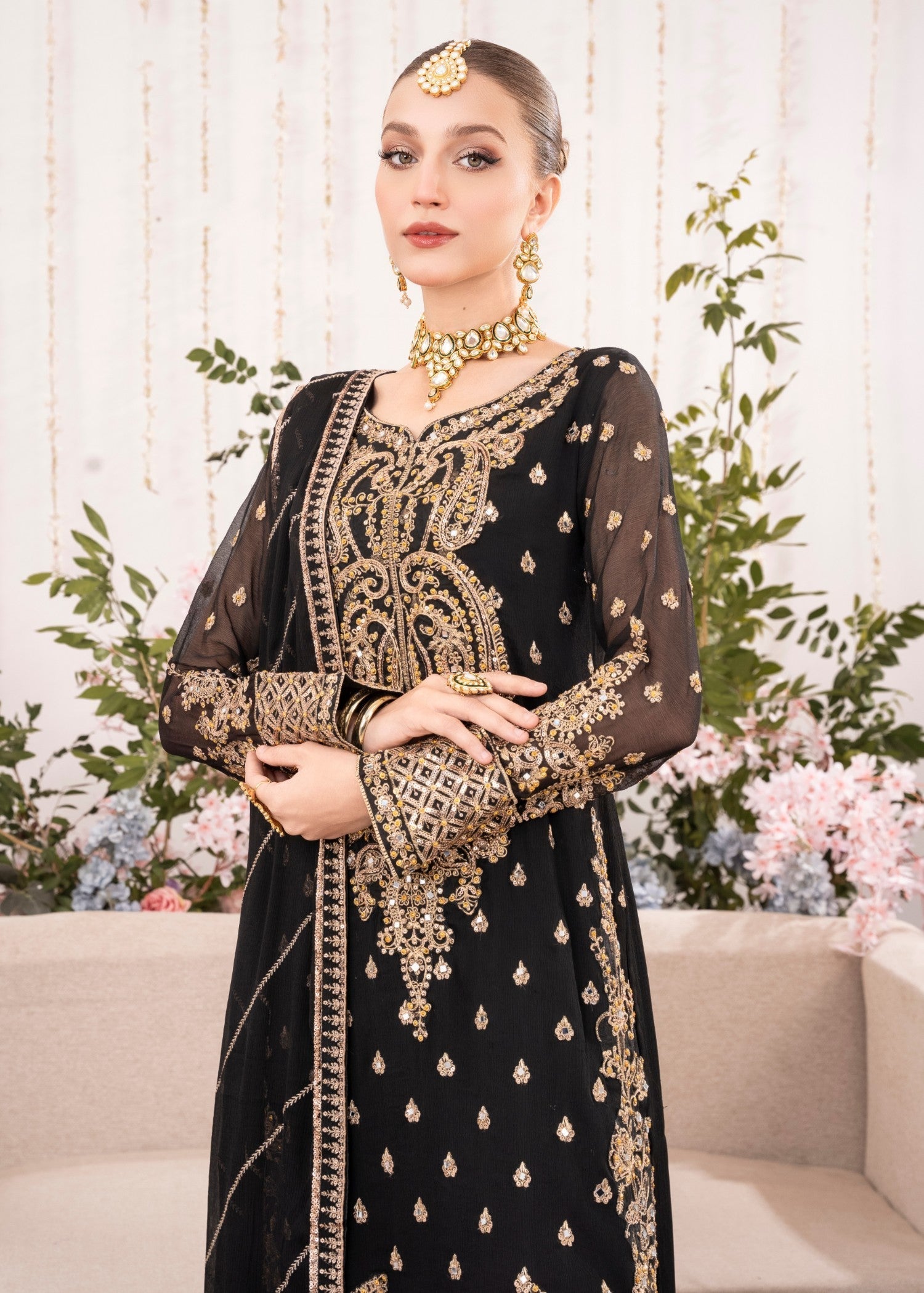 Black Embroidered Chiffon Kurta Set (3-Piece) - Image 4