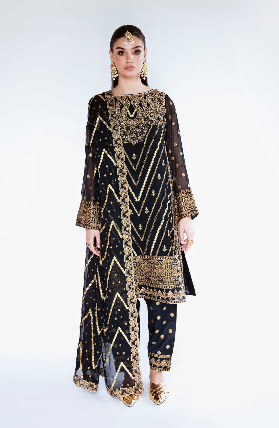 Pakistani Black Embroidered Chiffon & Organza Salwar Kameez (3-Piece) - Image 3
