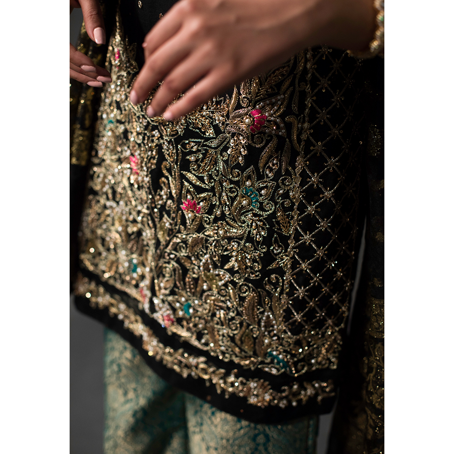 Black Gold Resham Organza Kurta Set (3-Piece) - Image 3