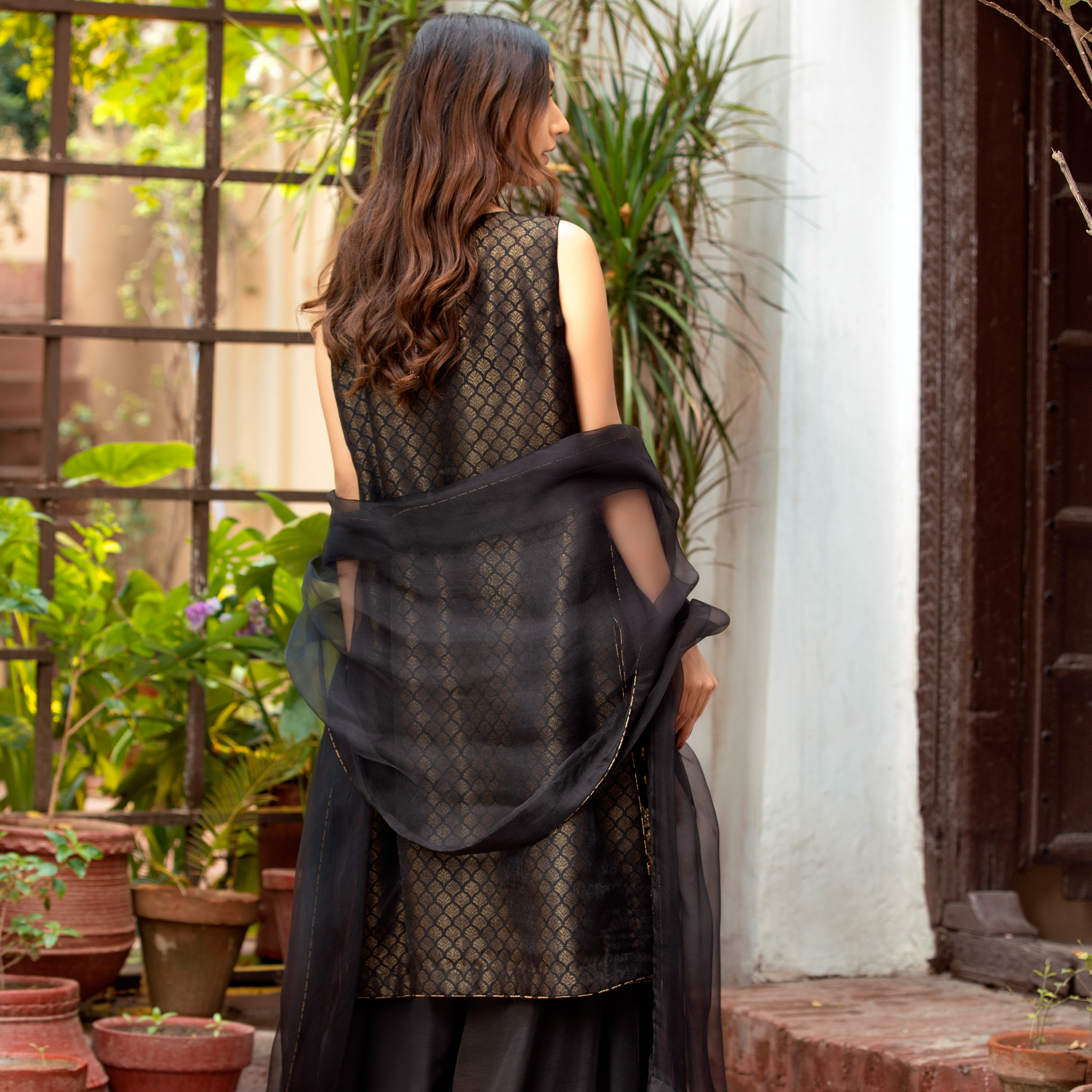 Pakistani Black Zardozi Pure Organza Kimkhaab Shirt Set (3-Piece) - Image 4