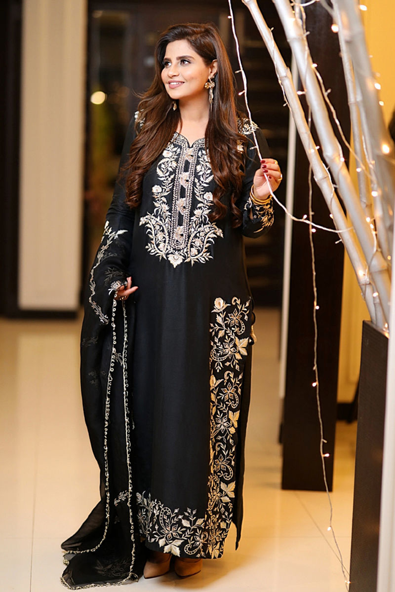 Pakistani Black Embroidered Silk Straight Kurta (3-Piece) - Image 1