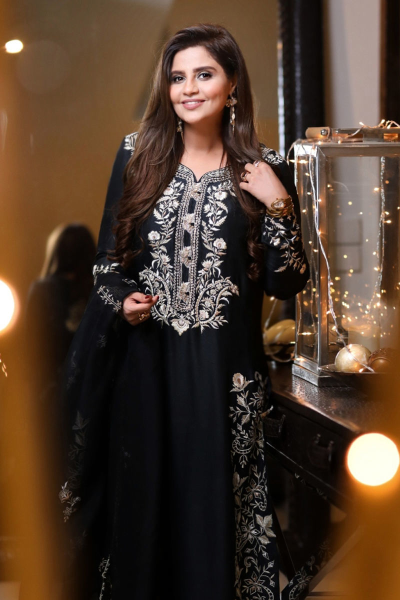 Pakistani Black Embroidered Silk Straight Kurta (3-Piece) - Image 3
