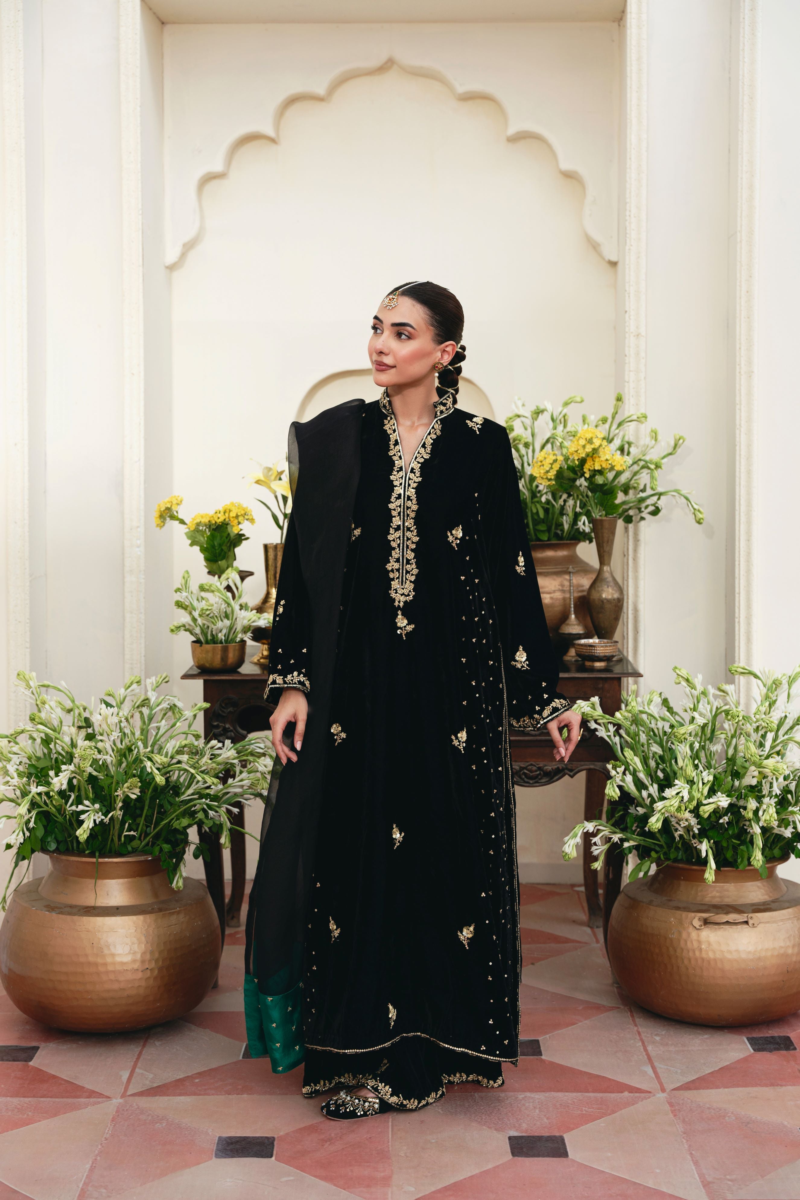 Black Hand-Embellished Velvet Salwar Kameez (3-Piece) - Image 1