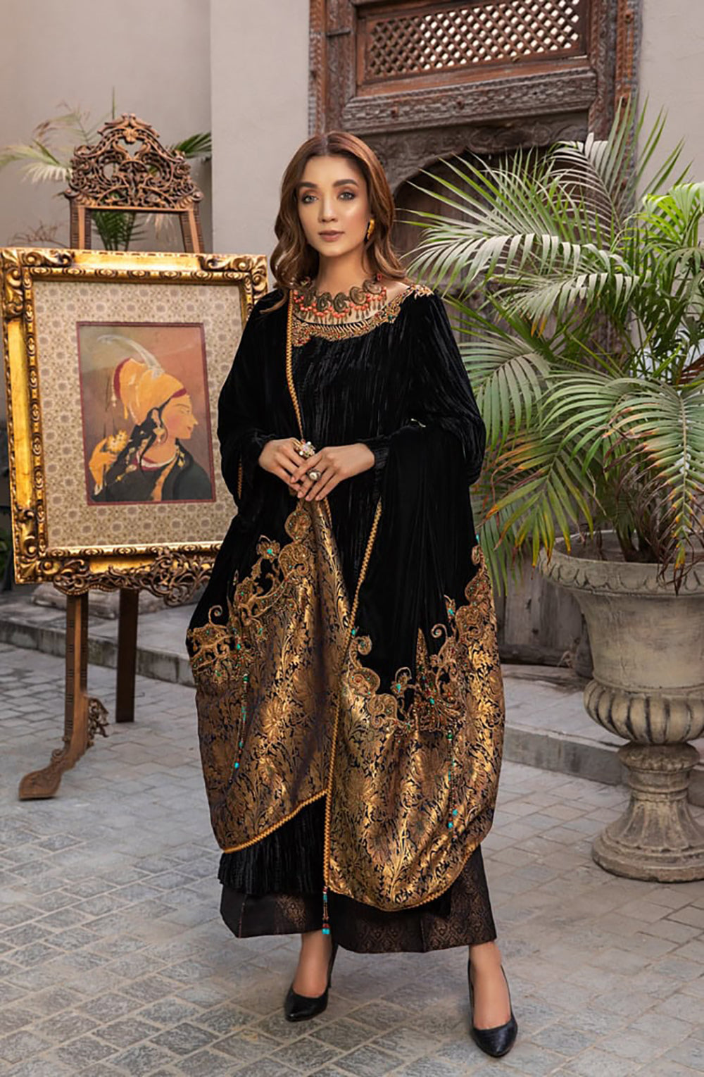 Black Embroidered Velvet Salwar Kameez (3-Piece) - Image 5