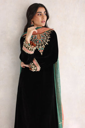 Pakistani Black Gota Embroidered Pure Velvet Salwar Kameez (3-Piece) - Image 5