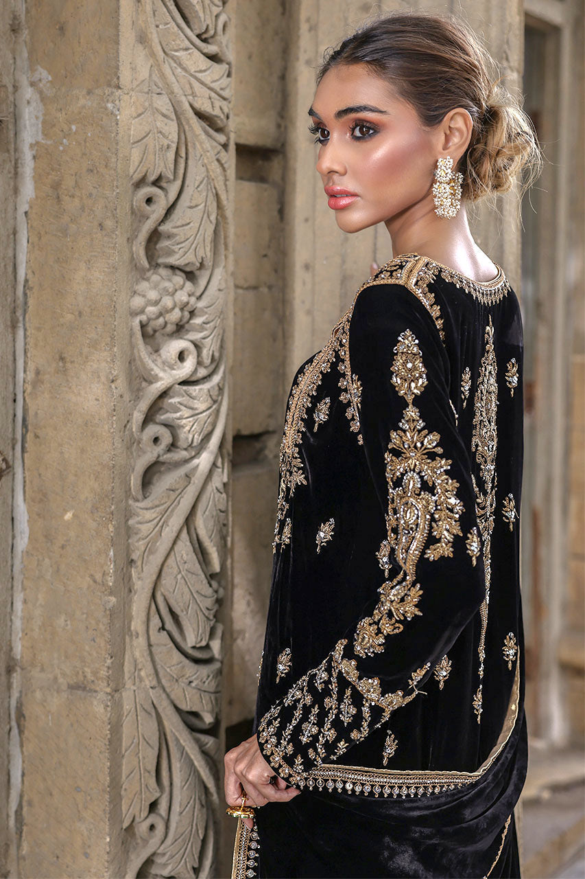 Black Marori Kamdani Velvet Kurta Set (3-Piece) - Image 2