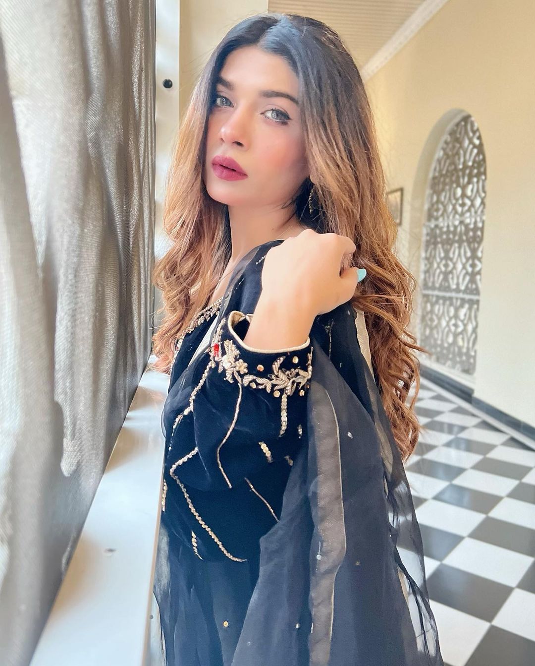 Black Embroidered Velvet Salwar Kameez (3-Piece) - Image 5