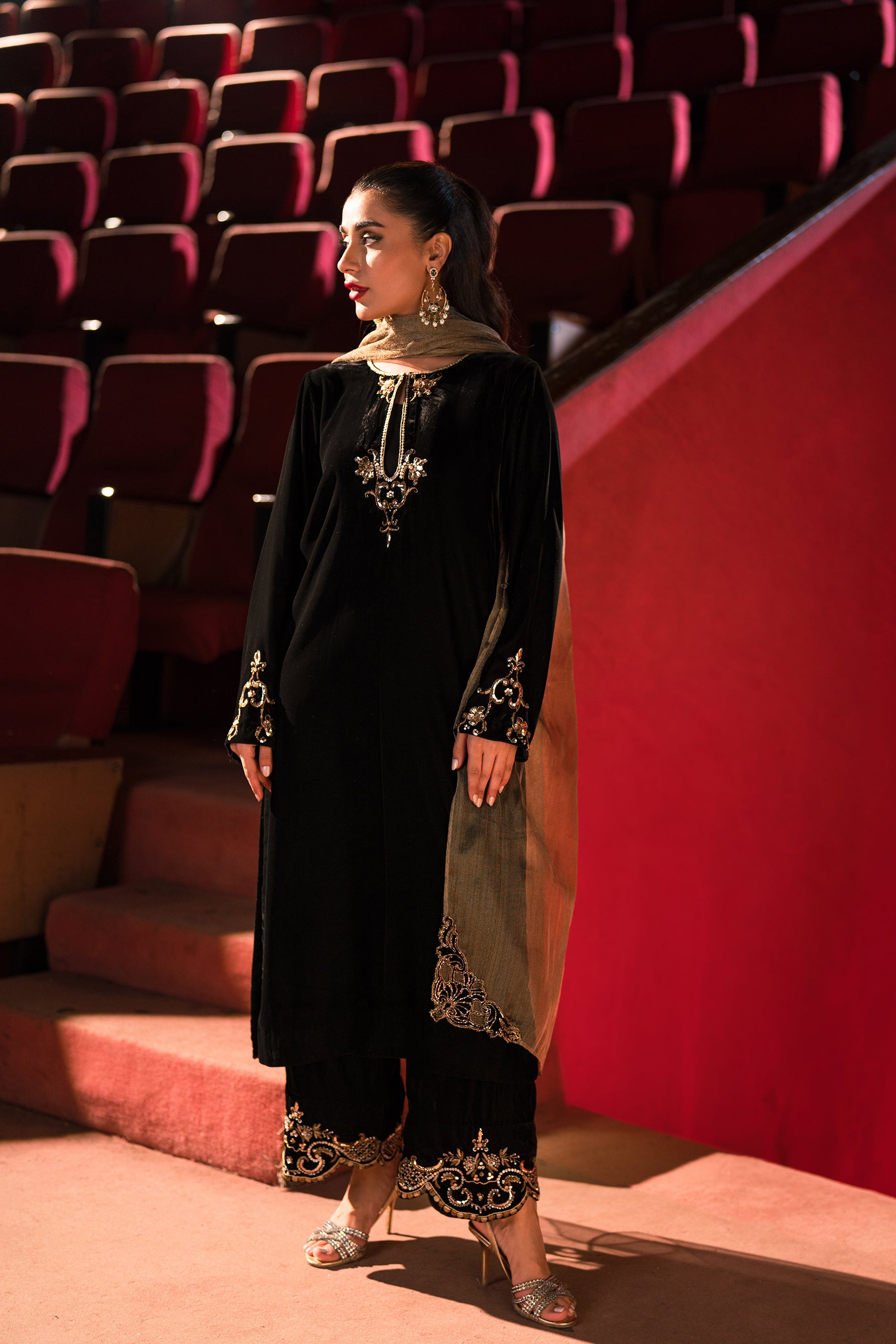 Pakistani Black Embellished Velvet Salwar Kameez (3-Piece) - Image 2