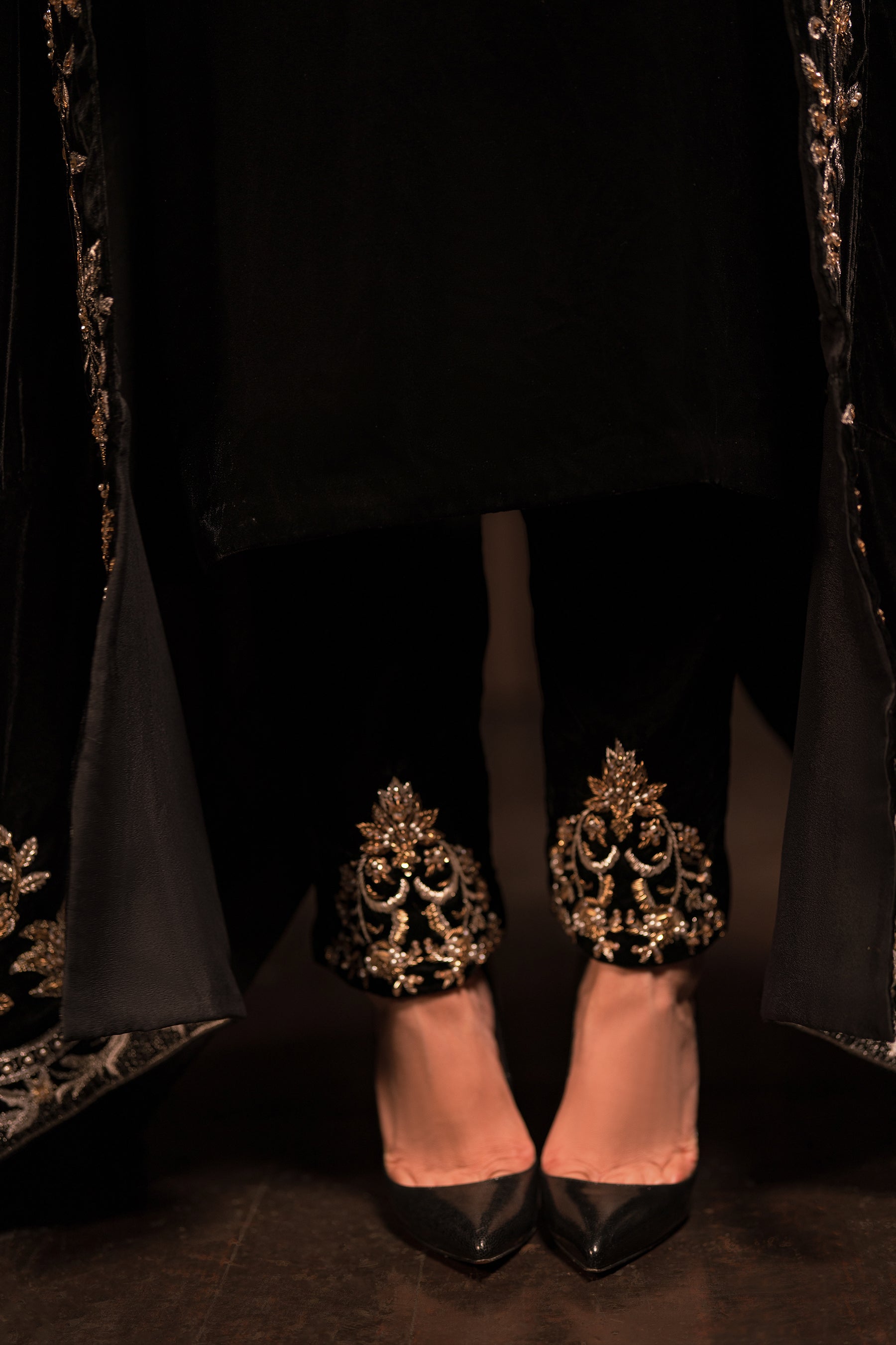 Black Zardozi Velvet Salwar Kameez (3-Piece) - Image 5