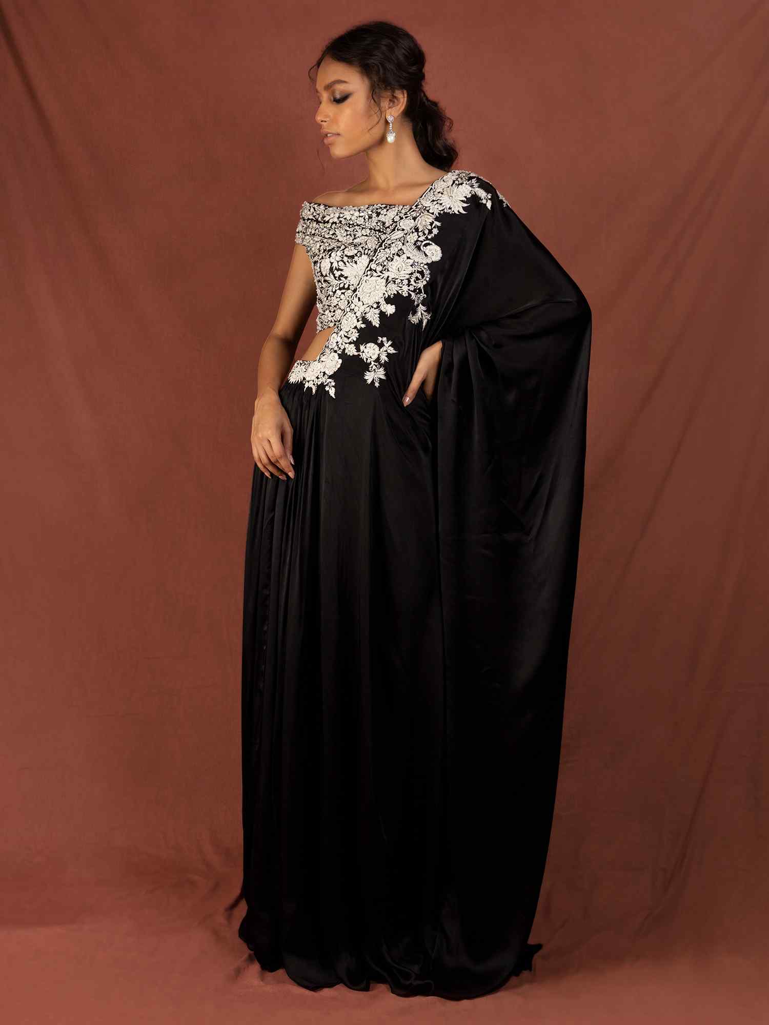 Black Embroidered Jamawar & Satin Chamois Saree (2-Piece) - Image 4