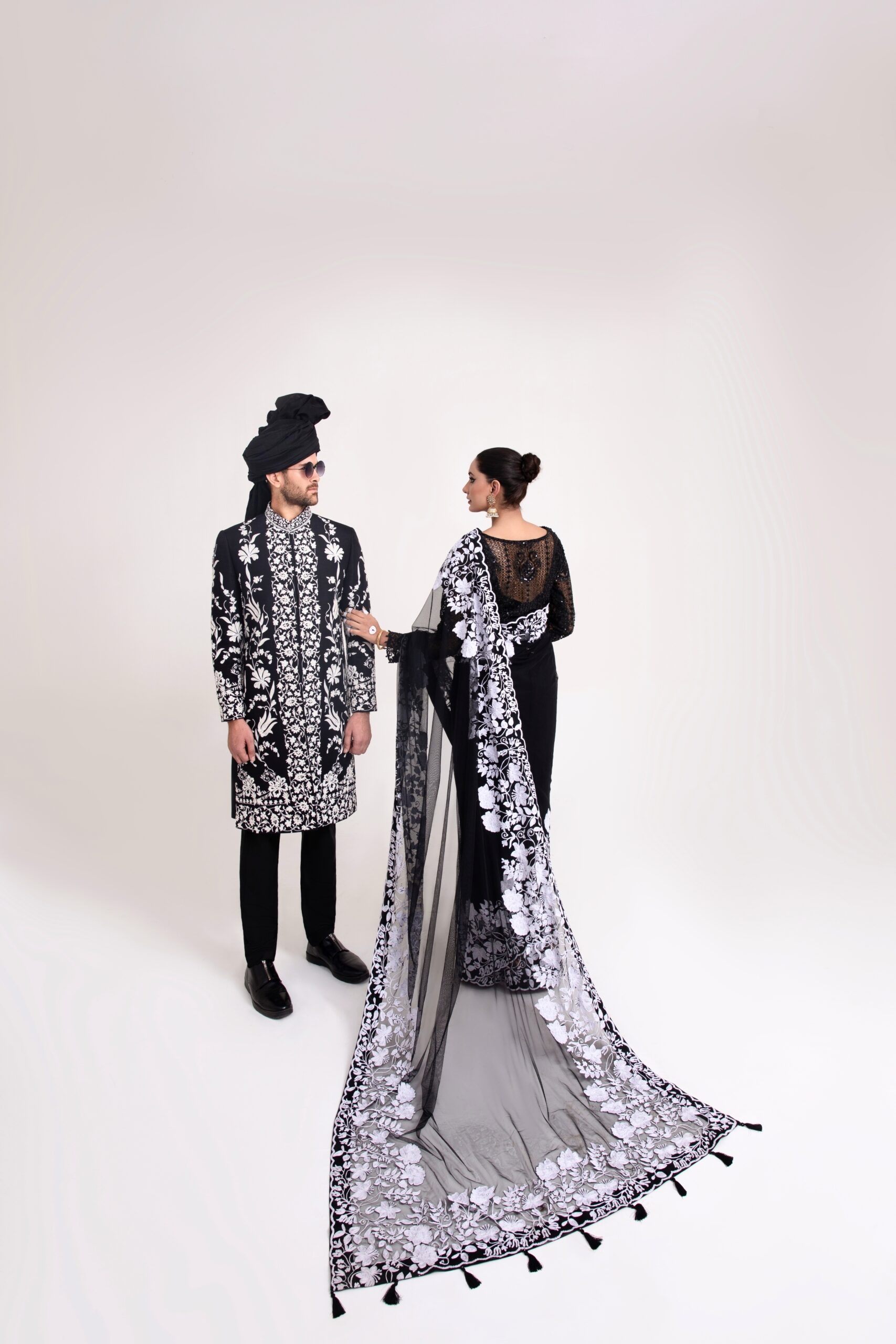 Pakistani Black and White Floral Embroidered Silk-Cotton Saree (2-Piece) - Image 2