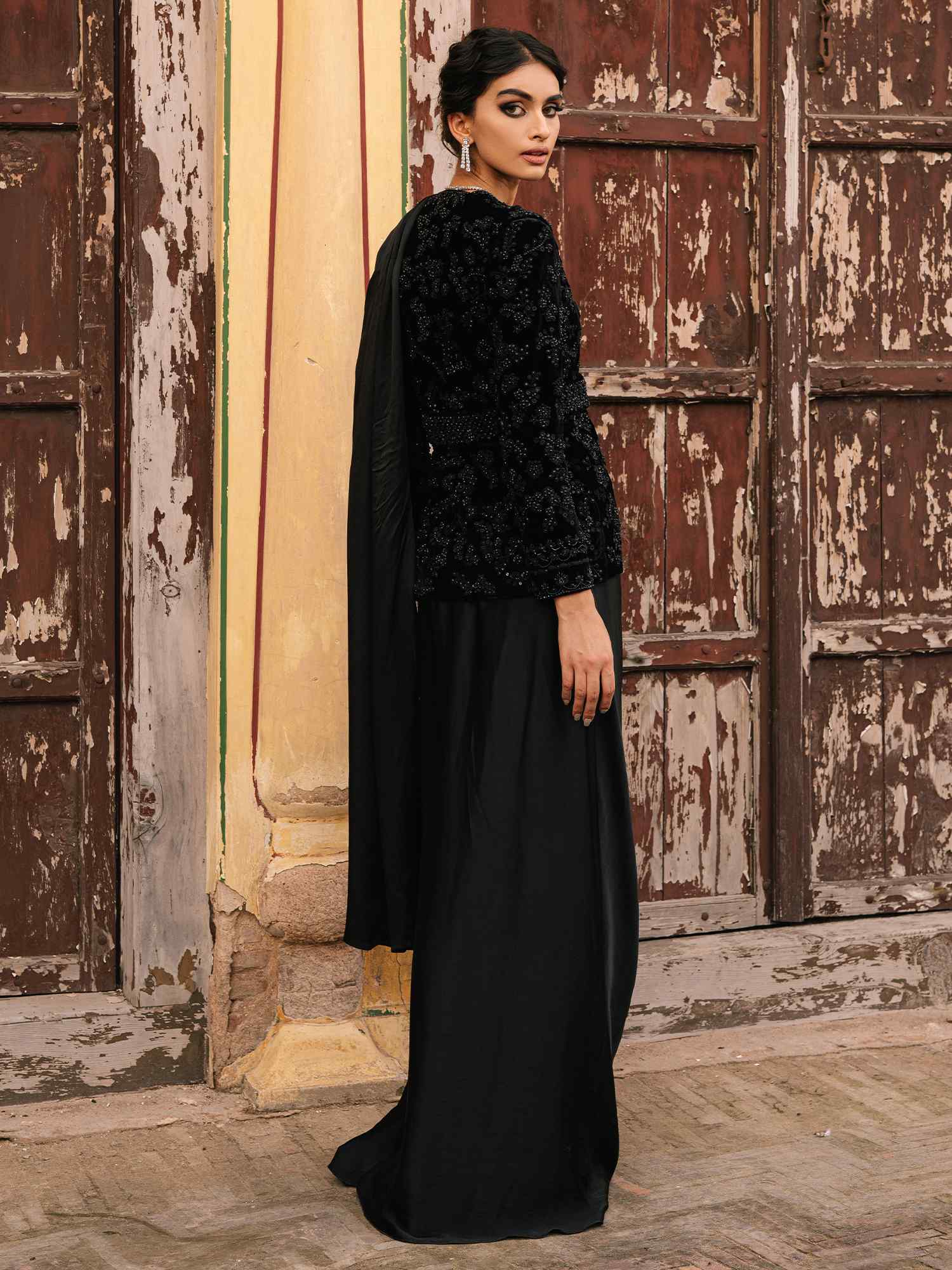 Indian Black Hand-Embellished Velvet & Silk Saree (3-Piece) - Image 4