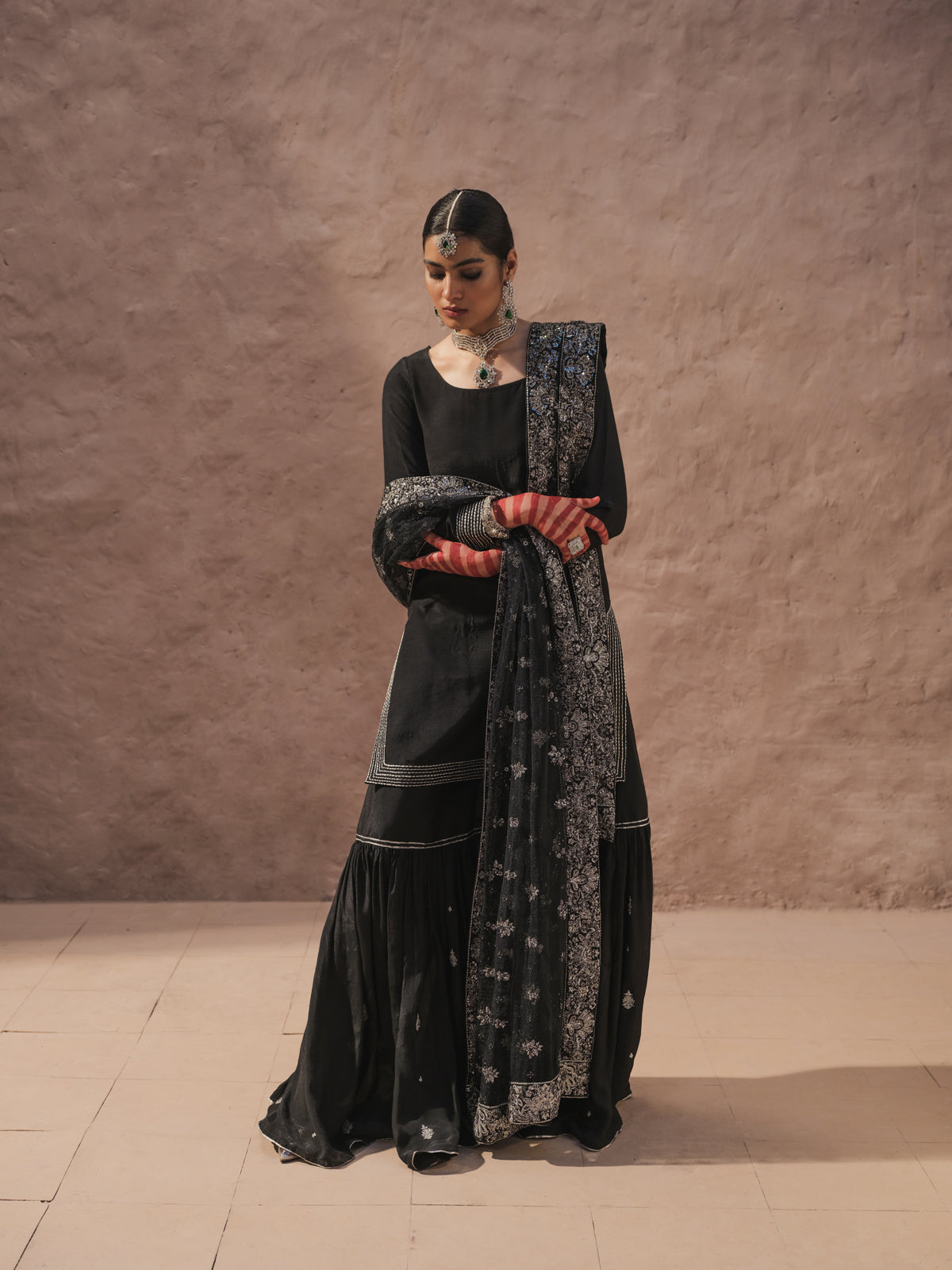 Black Hand-Embroidered Silk-Blend Sharara (3-Piece) - Image 4