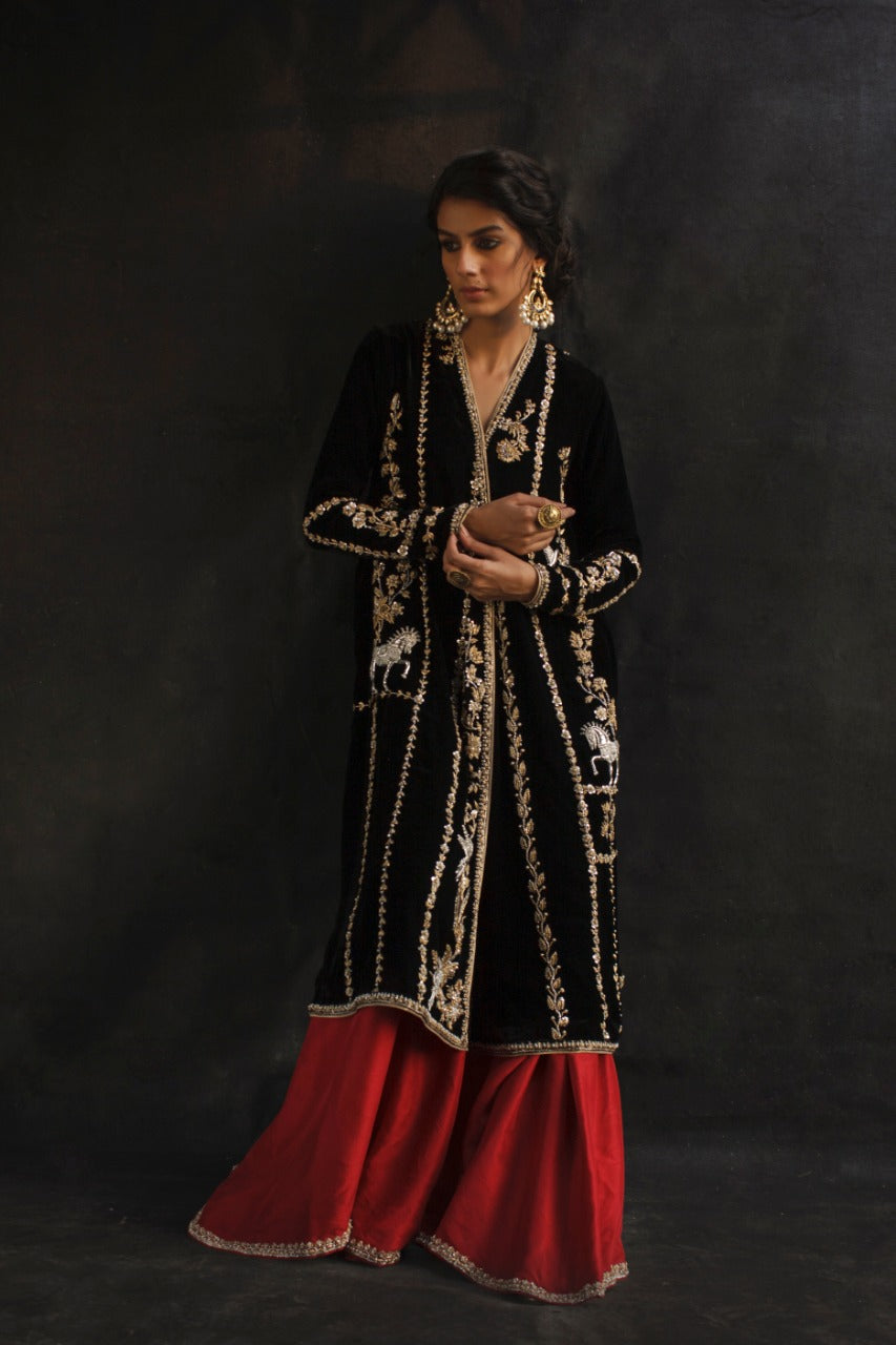 Black Zardozi Velvet Chogha Sharara (3-Piece) - Image 3