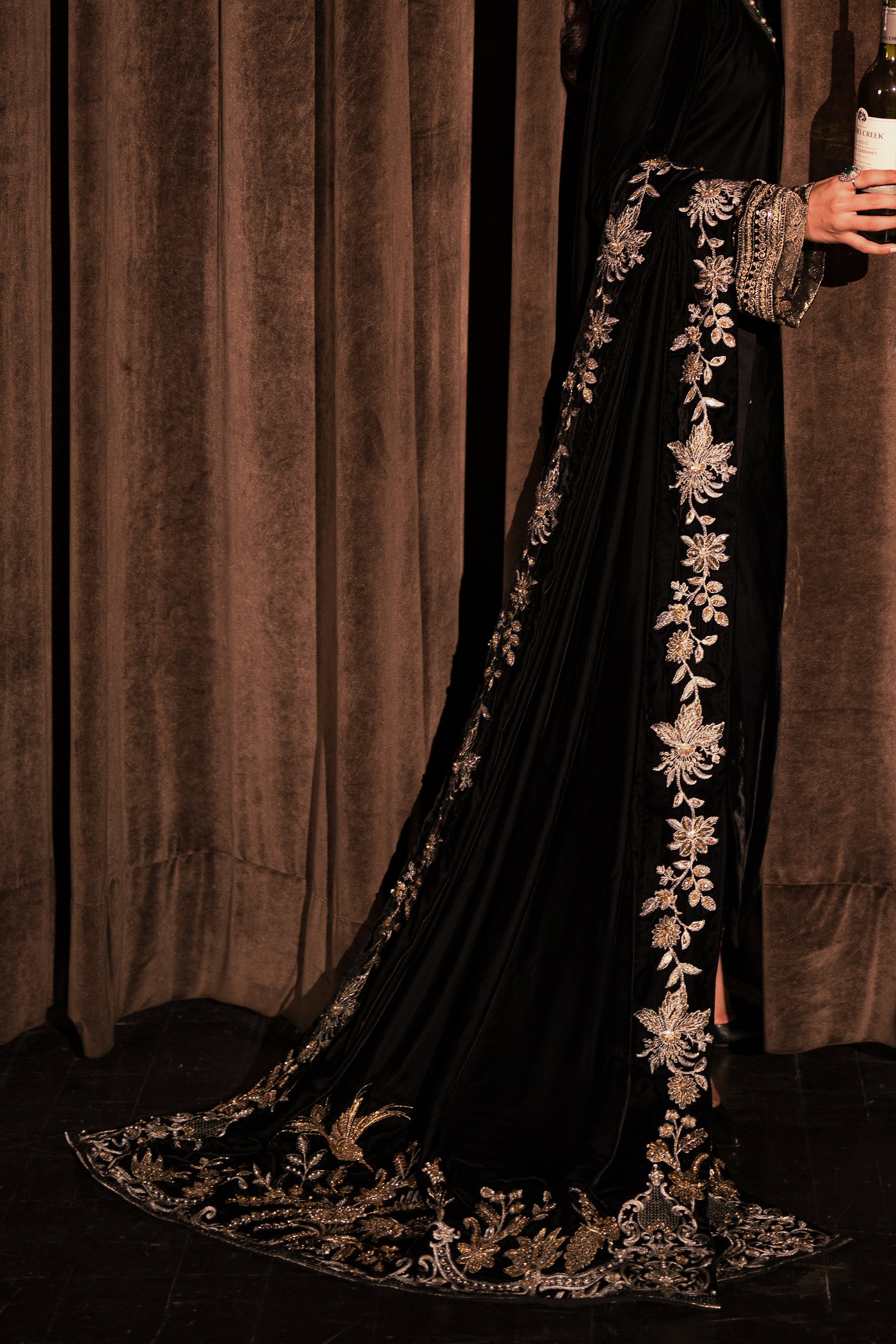 Pakistani Black Zardozi Embroidered Velvet Shawl (1-Pc) - Image 1