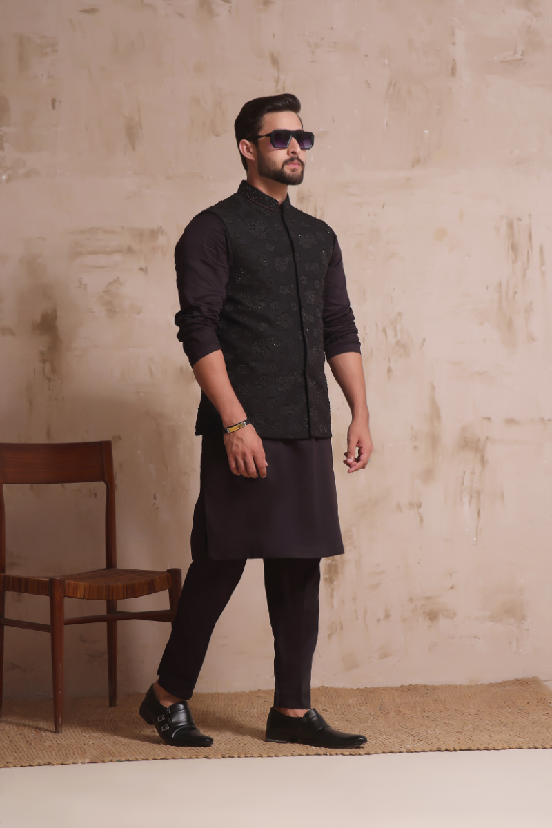 Black Hand-Embroidered Brocia Waistcoat Kurta (3-Piece) - Image 3