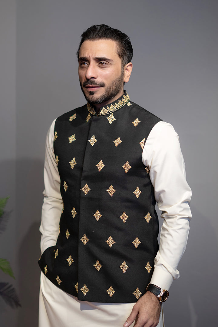 Black Hand-Embroidered Cotton Silk Waistcoat Kurta (3-Piece) - Image 2