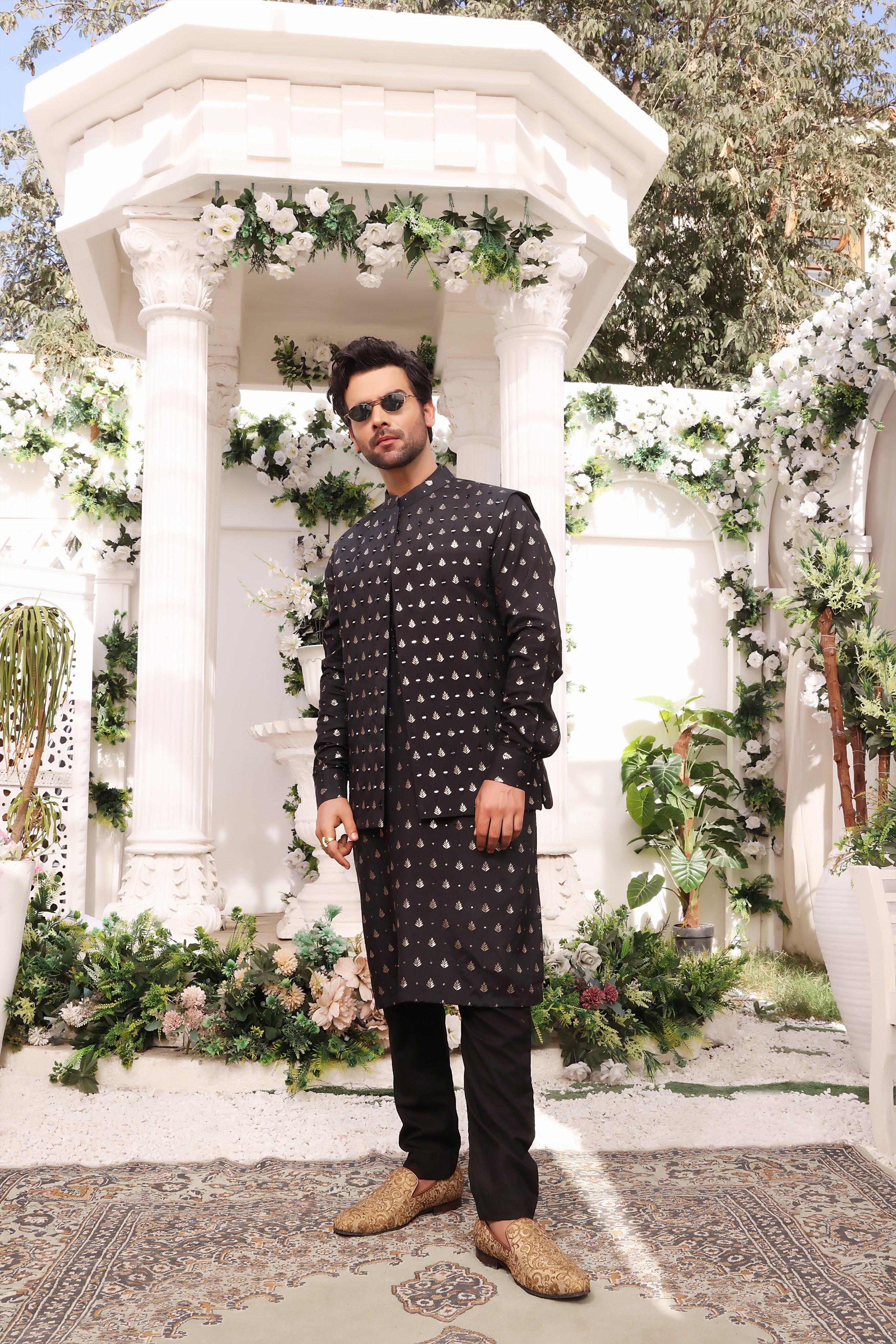 Black Mirror-Embroidered Cotton Silk Waistcoat Kurta (3-Piece) - Image 1