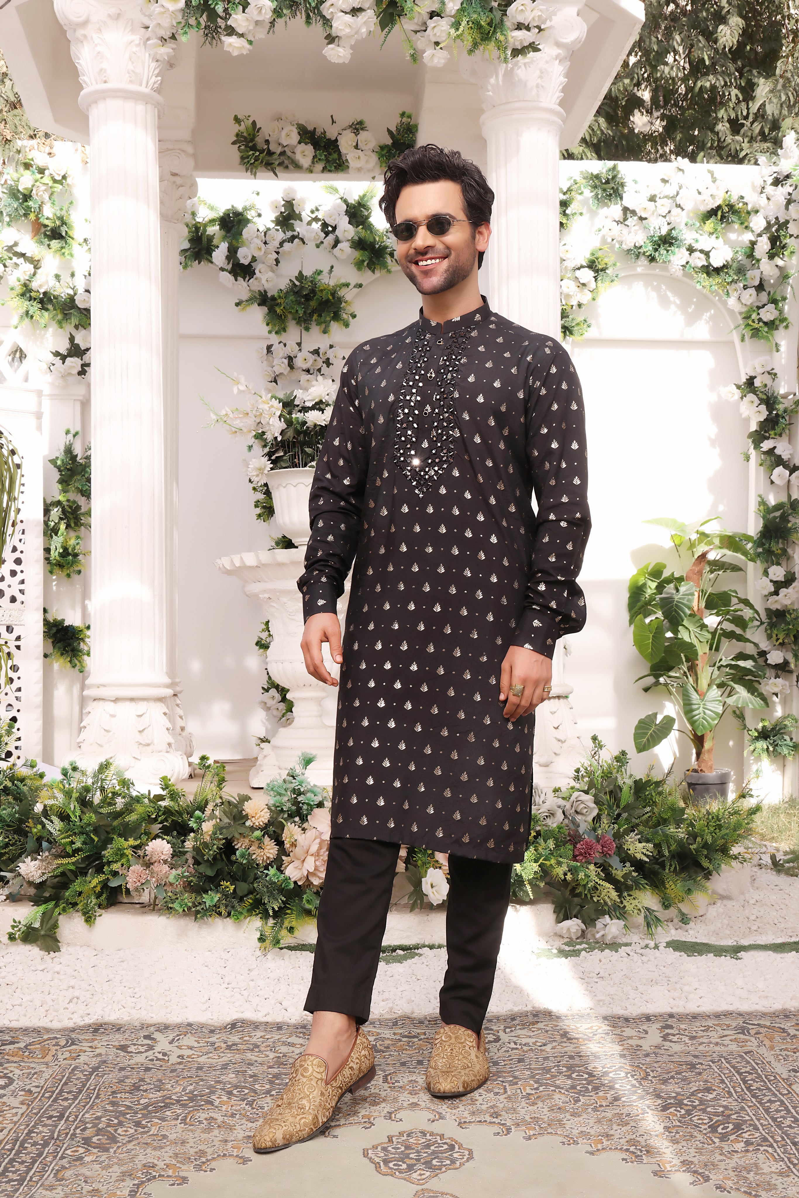 Black Mirror-Embroidered Cotton Silk Waistcoat Kurta (3-Piece) - Image 5