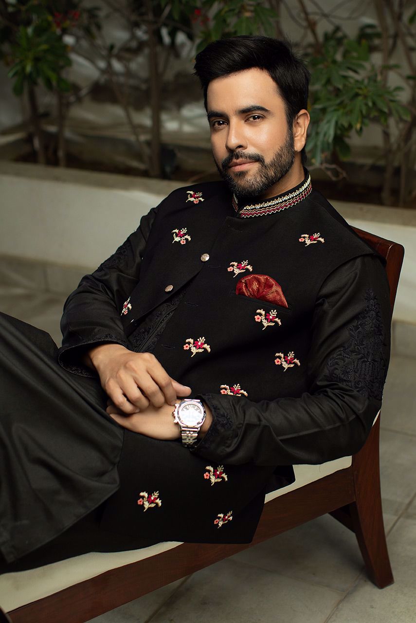 Black Embroidered Cotton Silk Waistcoat Kurta (3-Piece) - Image 2