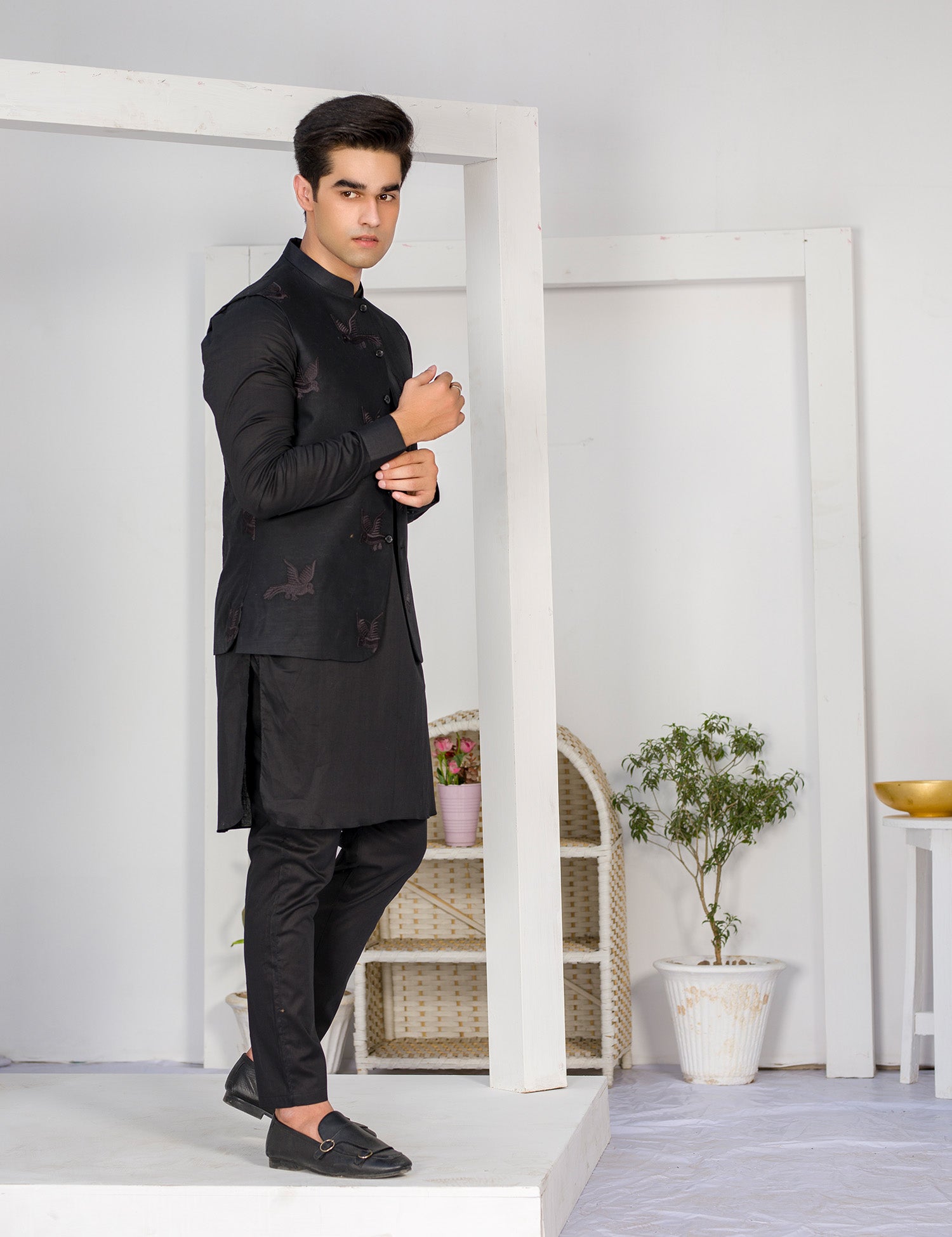 Black Embroidered Cotton Waistcoat Kurta Set (3-Piece) - Image 4