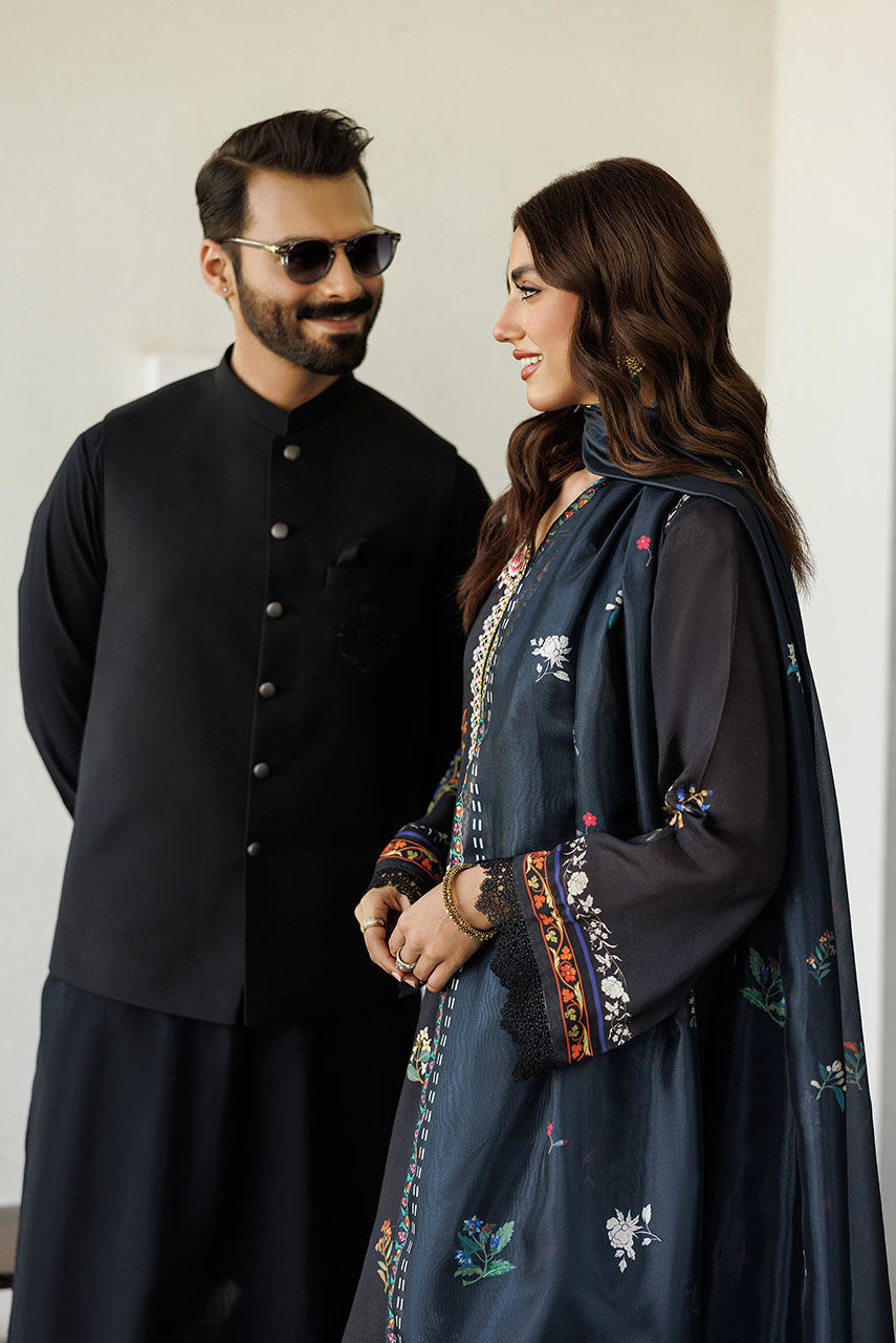 Black Embroidered Suiting Fabric Waistcoat (1-Pc) - Image 5