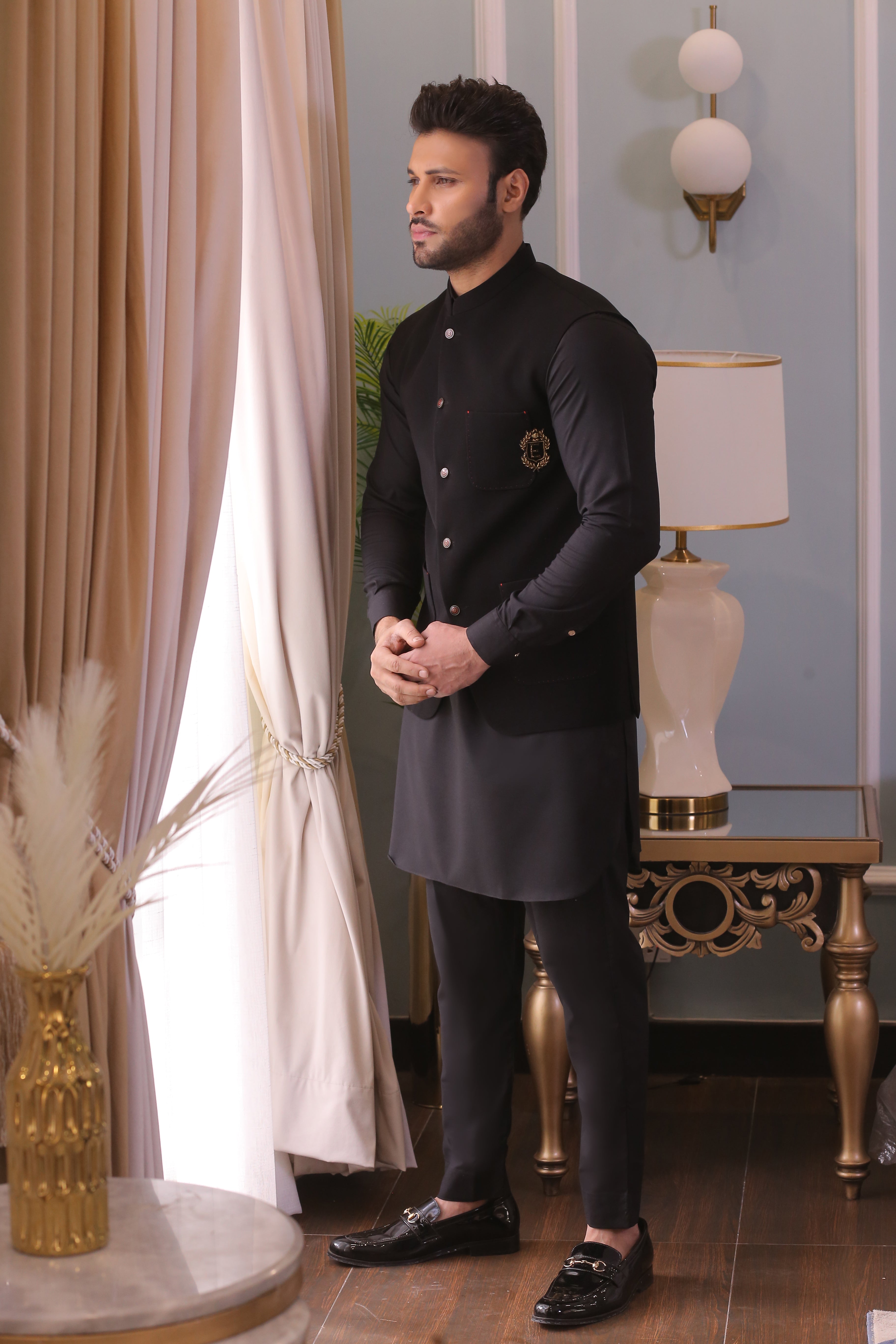 Black Embroidered Suiting Waistcoat Kurta (3-Piece) - Image 2