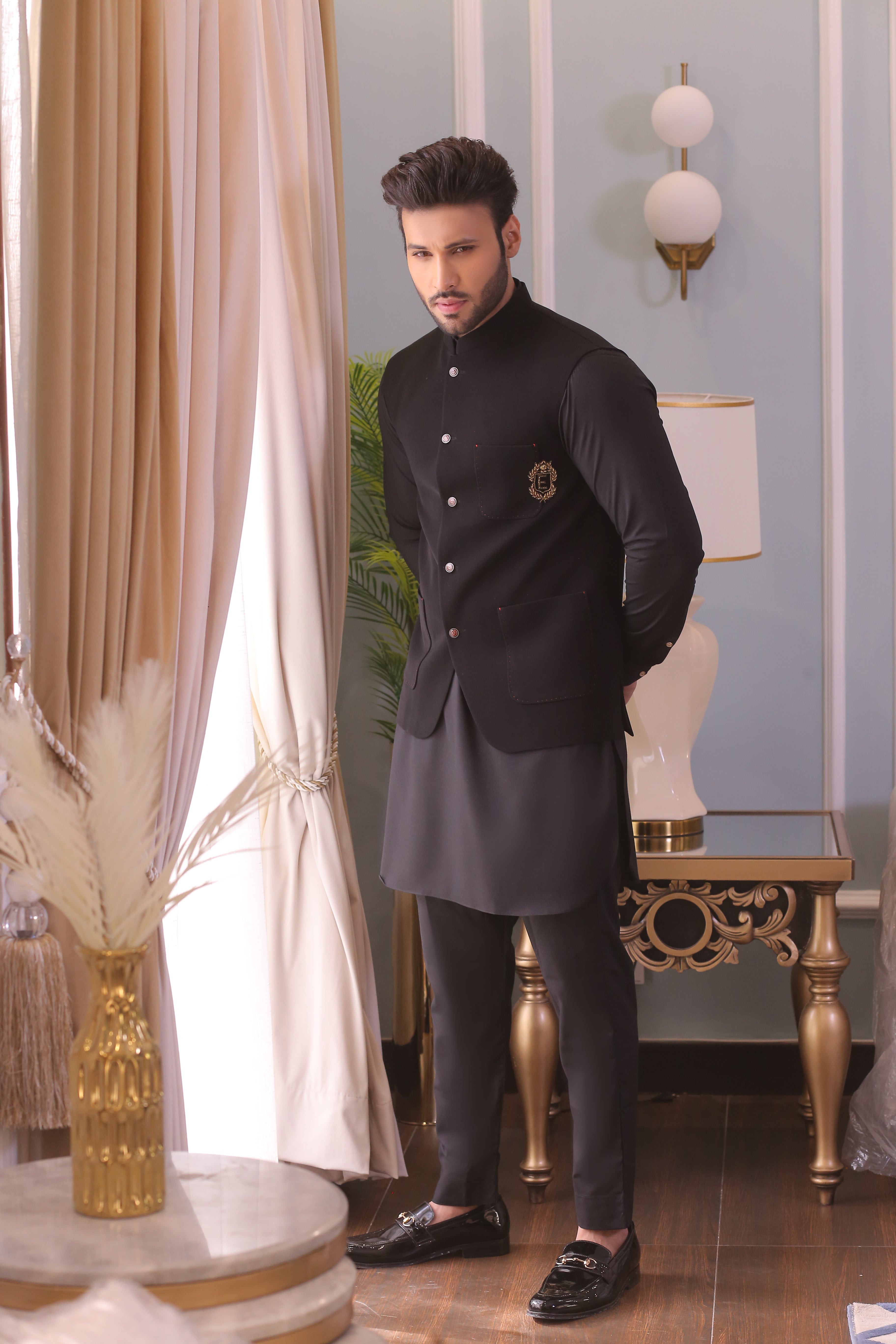 Black Embroidered Suiting Waistcoat Kurta (3-Piece) - Image 3