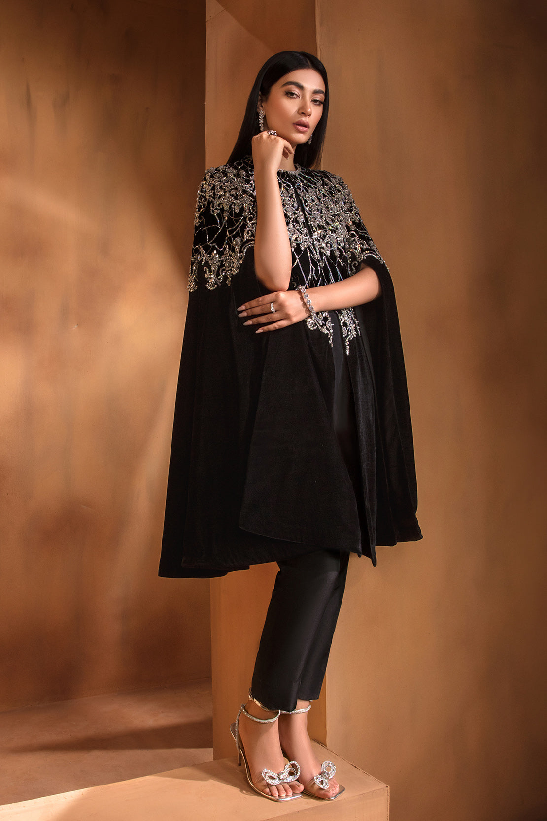 Pakistani Black Swarovski Embellished Velvet Cape (2-Piece) - Image 4