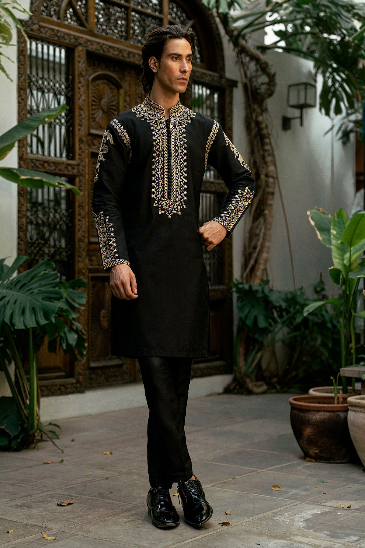 Black Embroidered Cotton-Silk Kurta (2-Piece) - Image 2