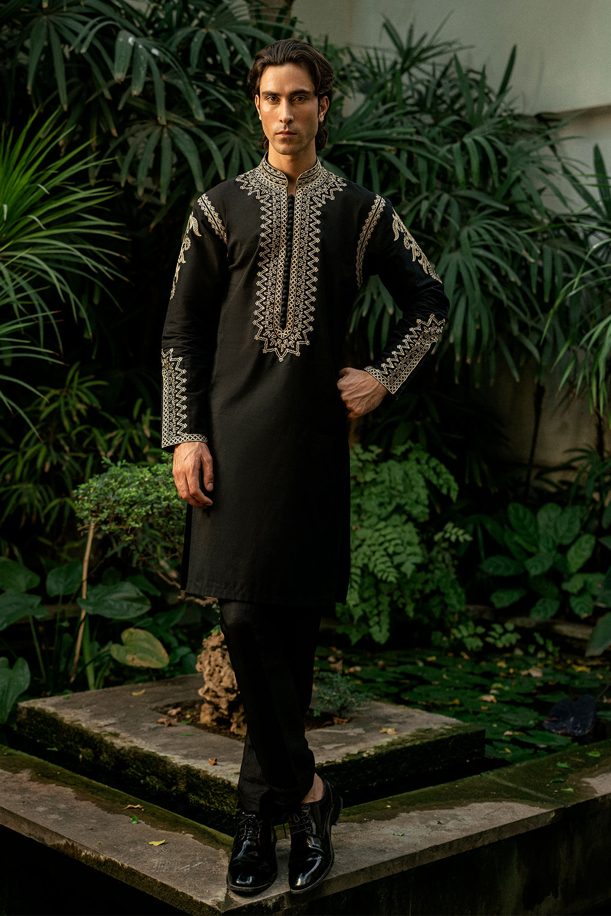 Black Embroidered Cotton-Silk Kurta (2-Piece) - Image 6
