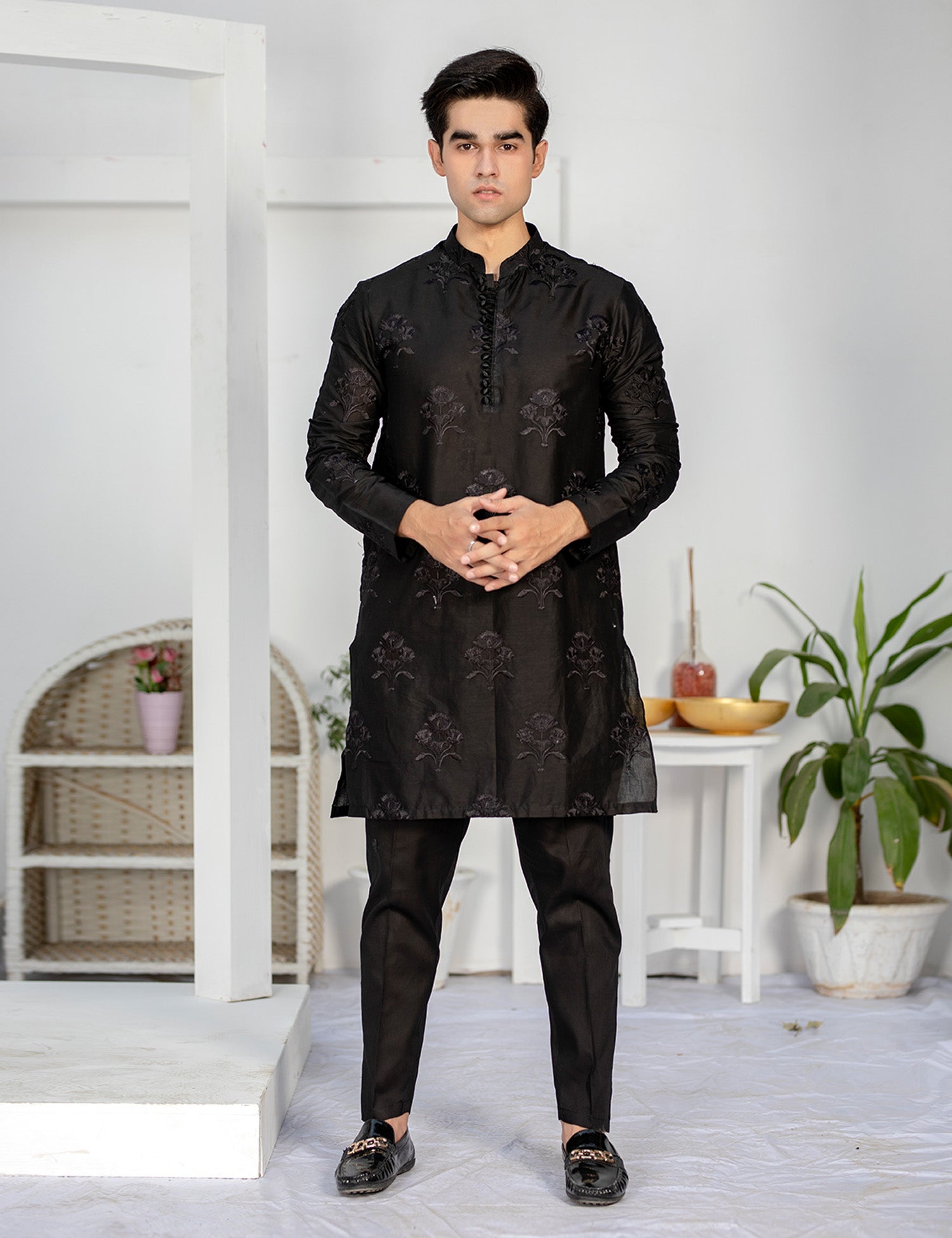 Black Embroidered Cotton Kurta Set (2-Piece) - Image 1