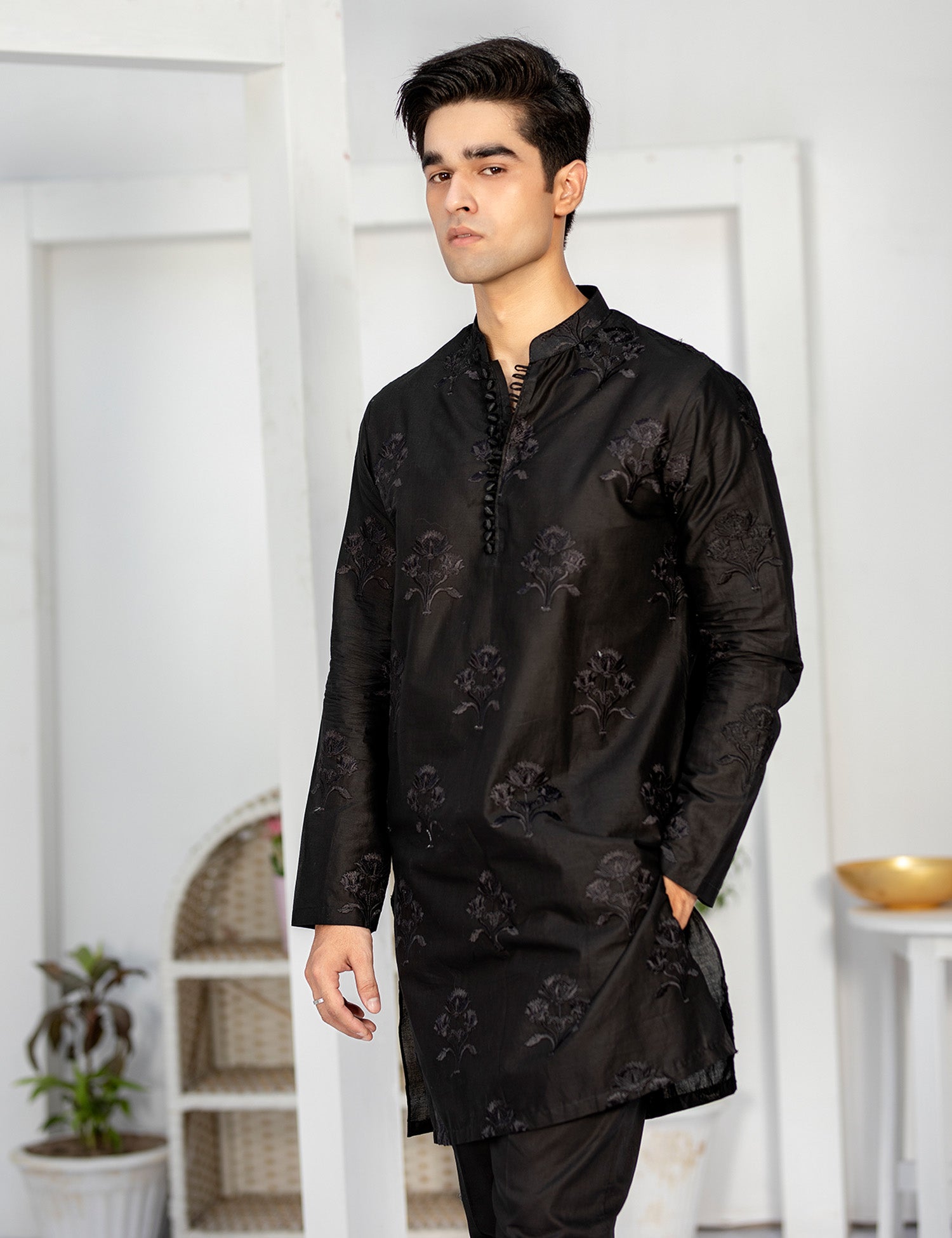 Black Embroidered Cotton Kurta Set (2-Piece) - Image 3