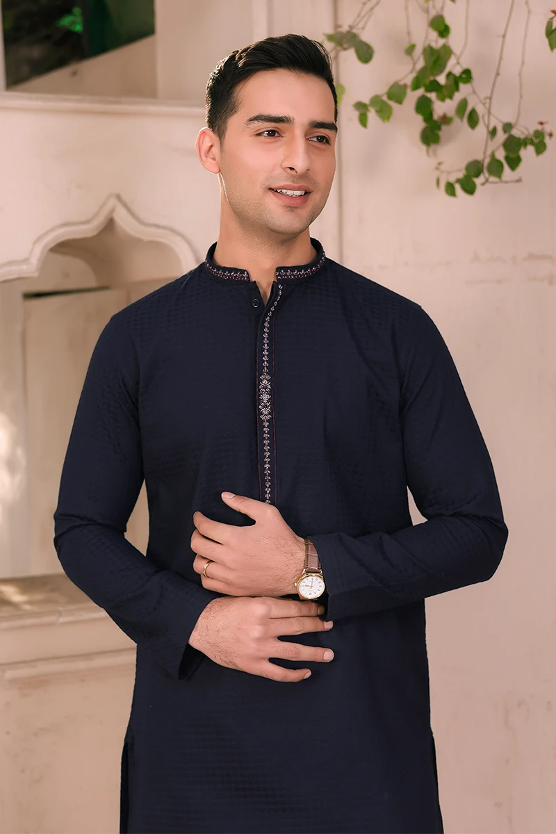 Black Embroidered Jacquard Cotton Kurta (2-Piece) - Image 2