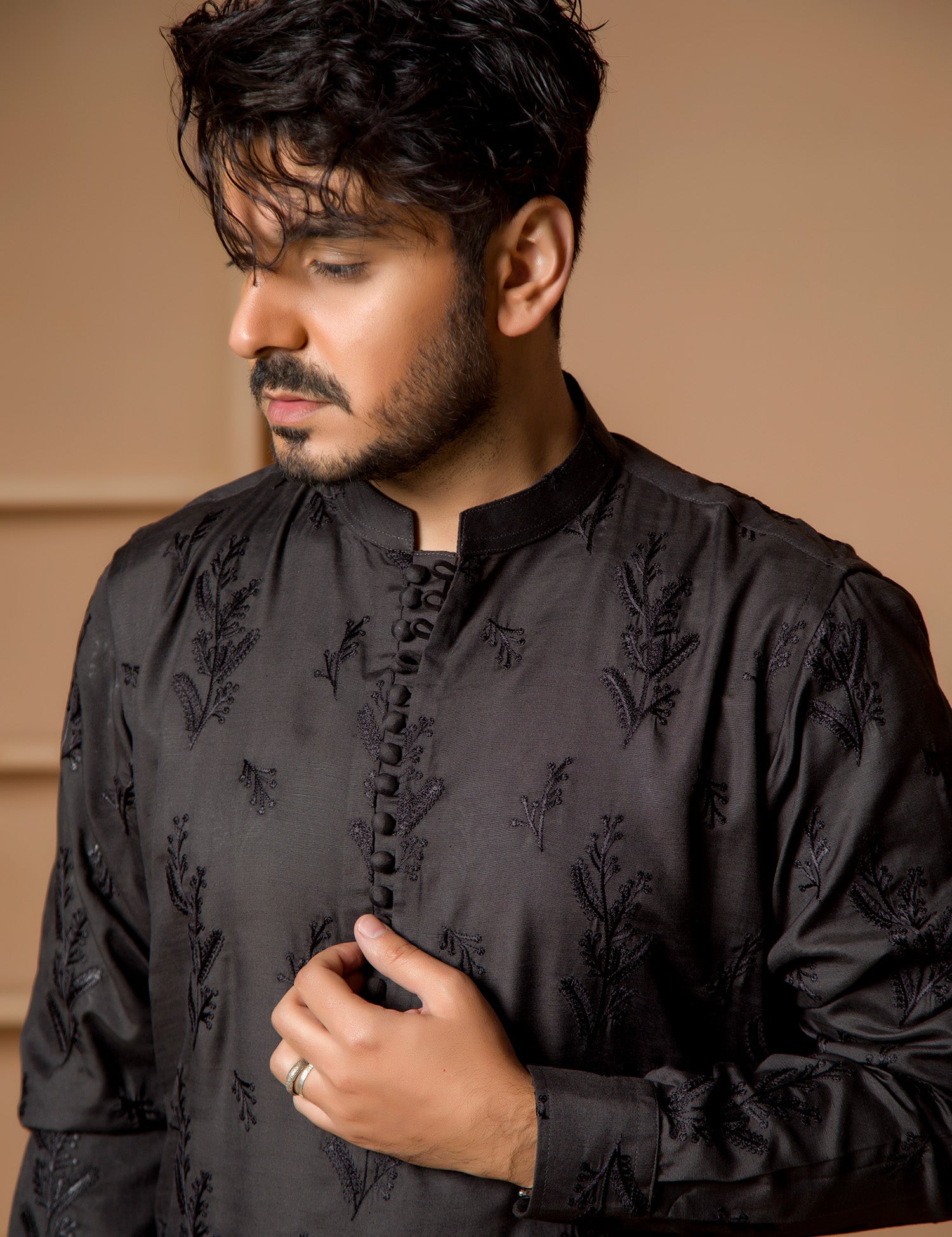 Black Embroidered Slub Kurta Set (2-Piece) - Image 5