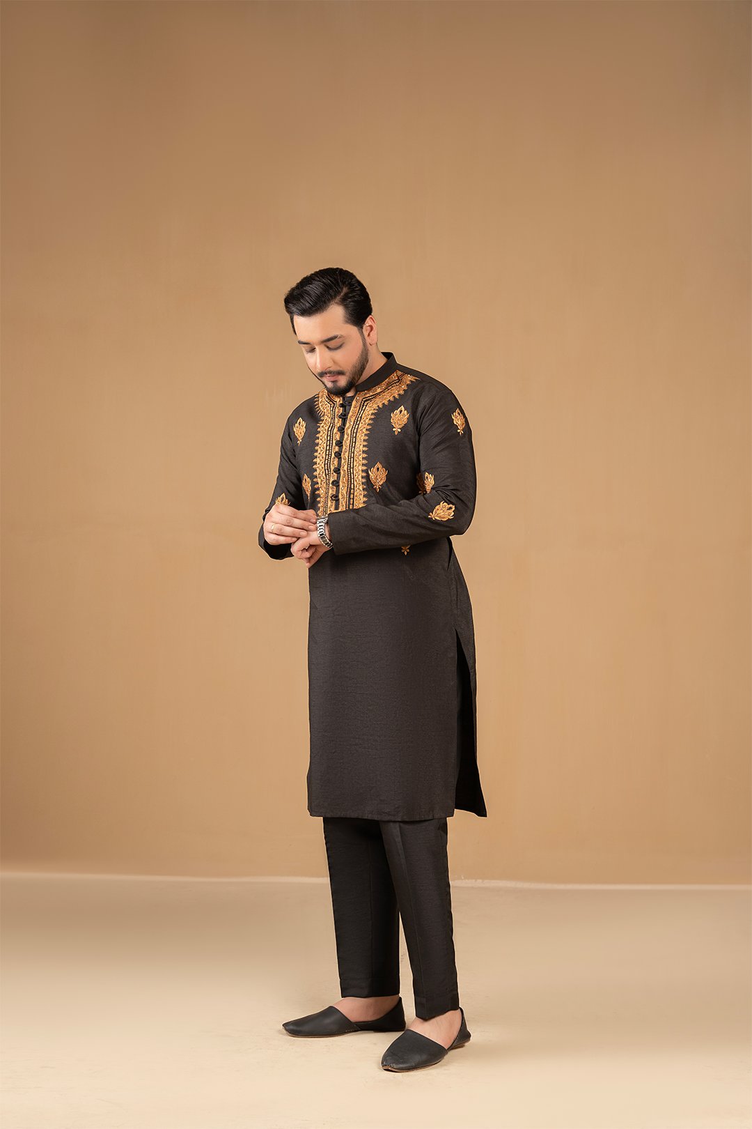 Black Embroidered Suiting Fabric Kurta Pajama (2-Piece) - Image 3