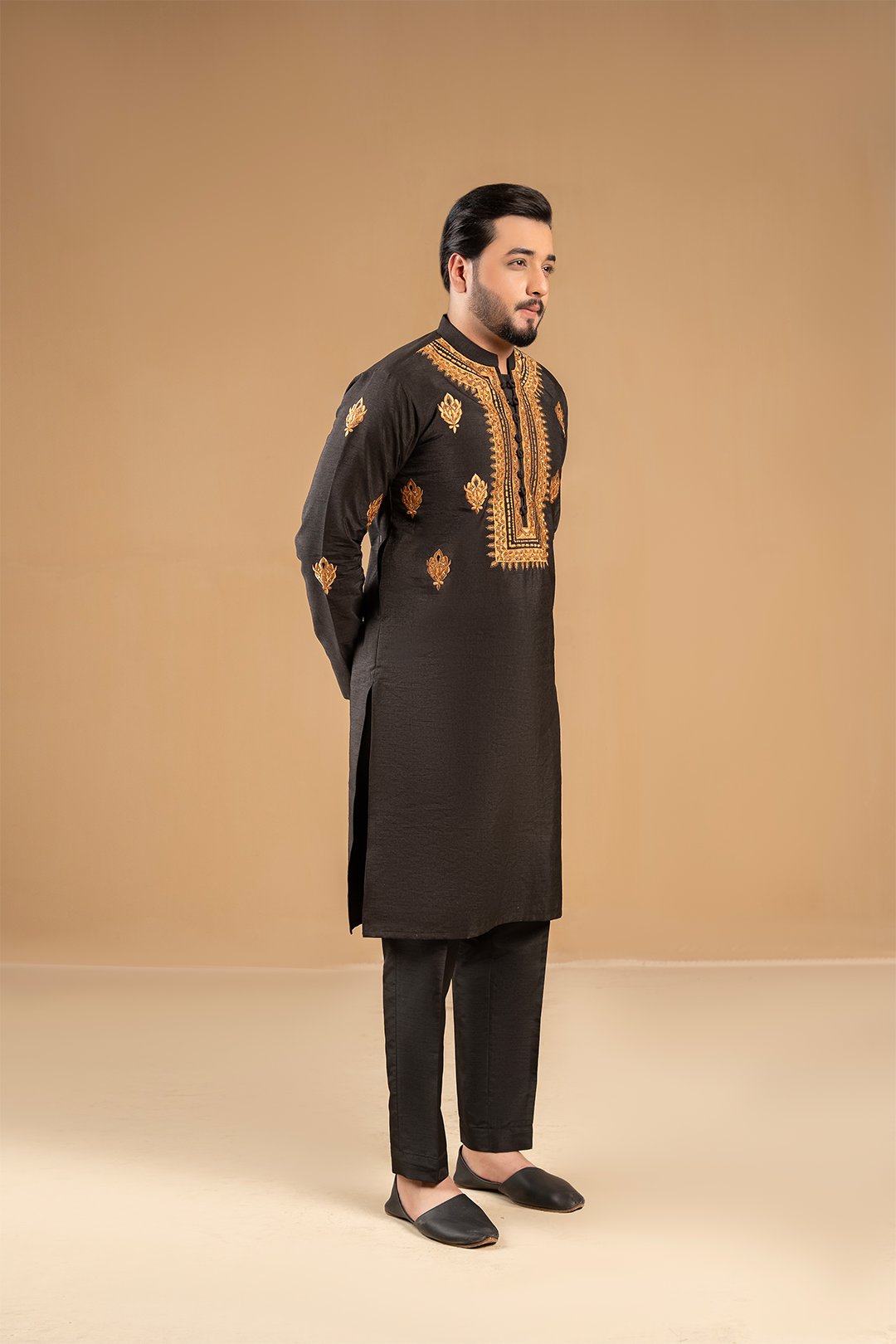 Black Embroidered Suiting Fabric Kurta Pajama (2-Piece) - Image 4