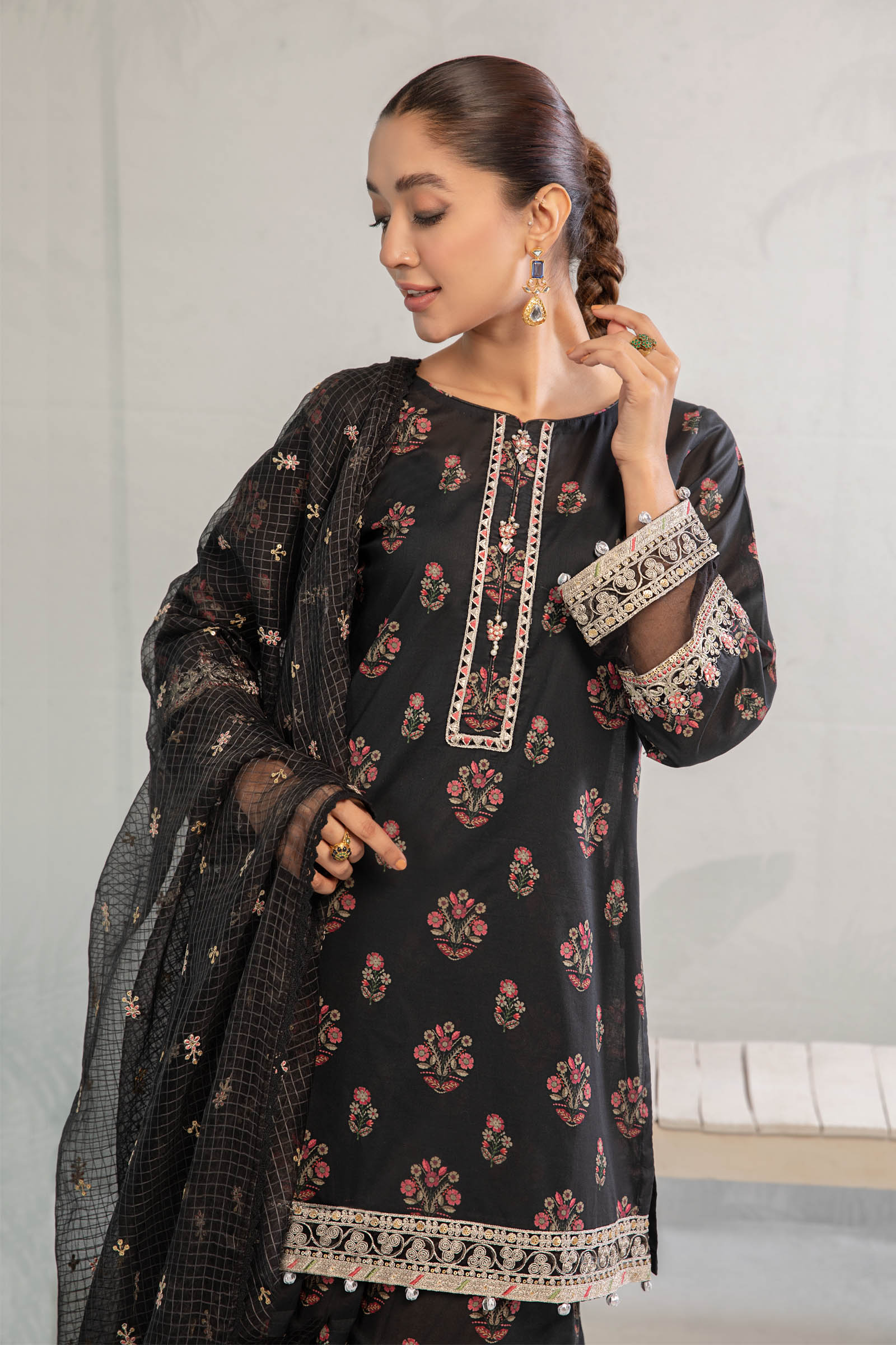 Black Embroidered Lawn Gharara Set (3-Piece) - Image 2