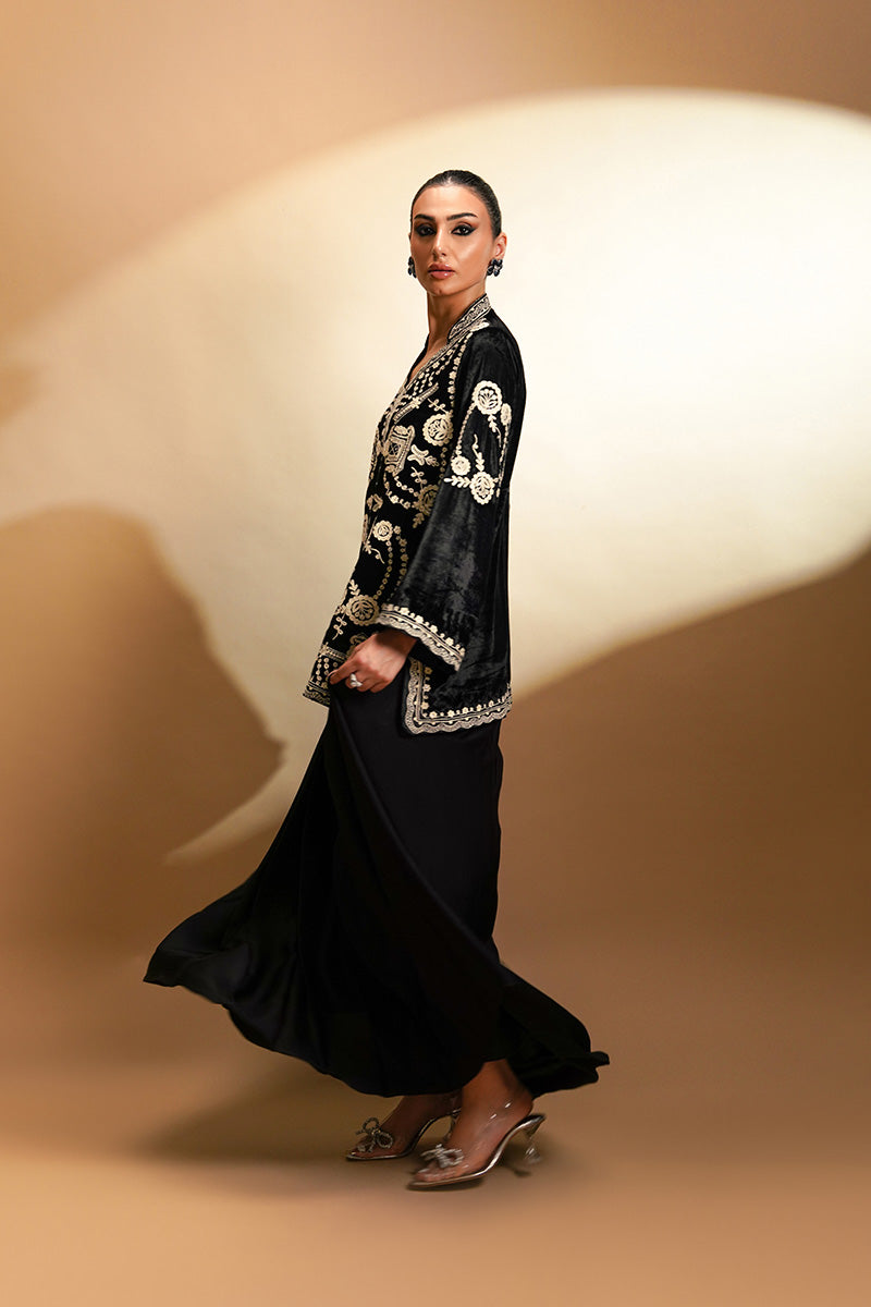 Pakistani Black Aari Embroidered Velvet & Silk Jacket Set (2-Piece) - Image 7