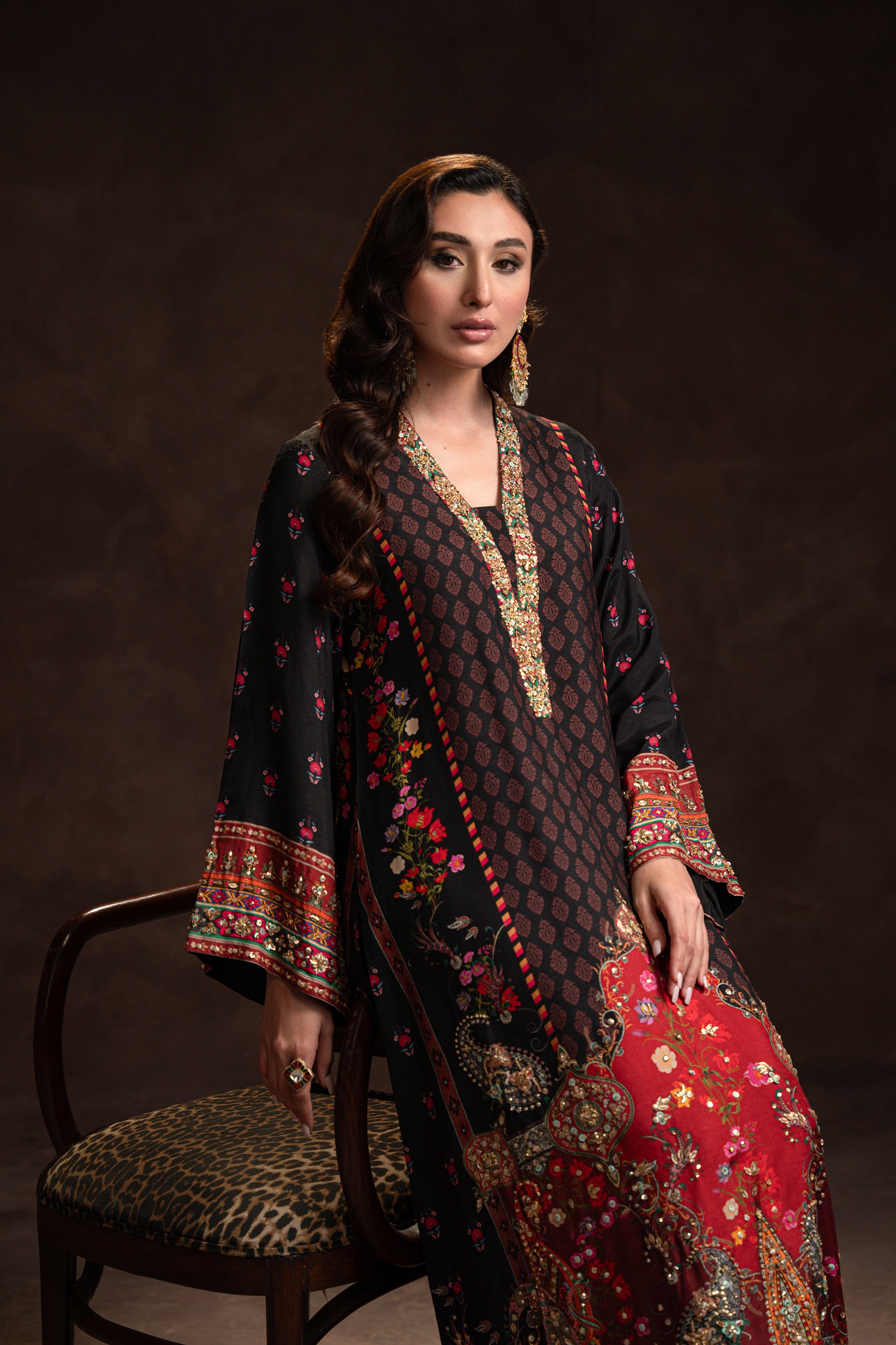 Pakistani Black Gold Embellished Blended Raw Silk Kaftan (2-Piece) - Image 3