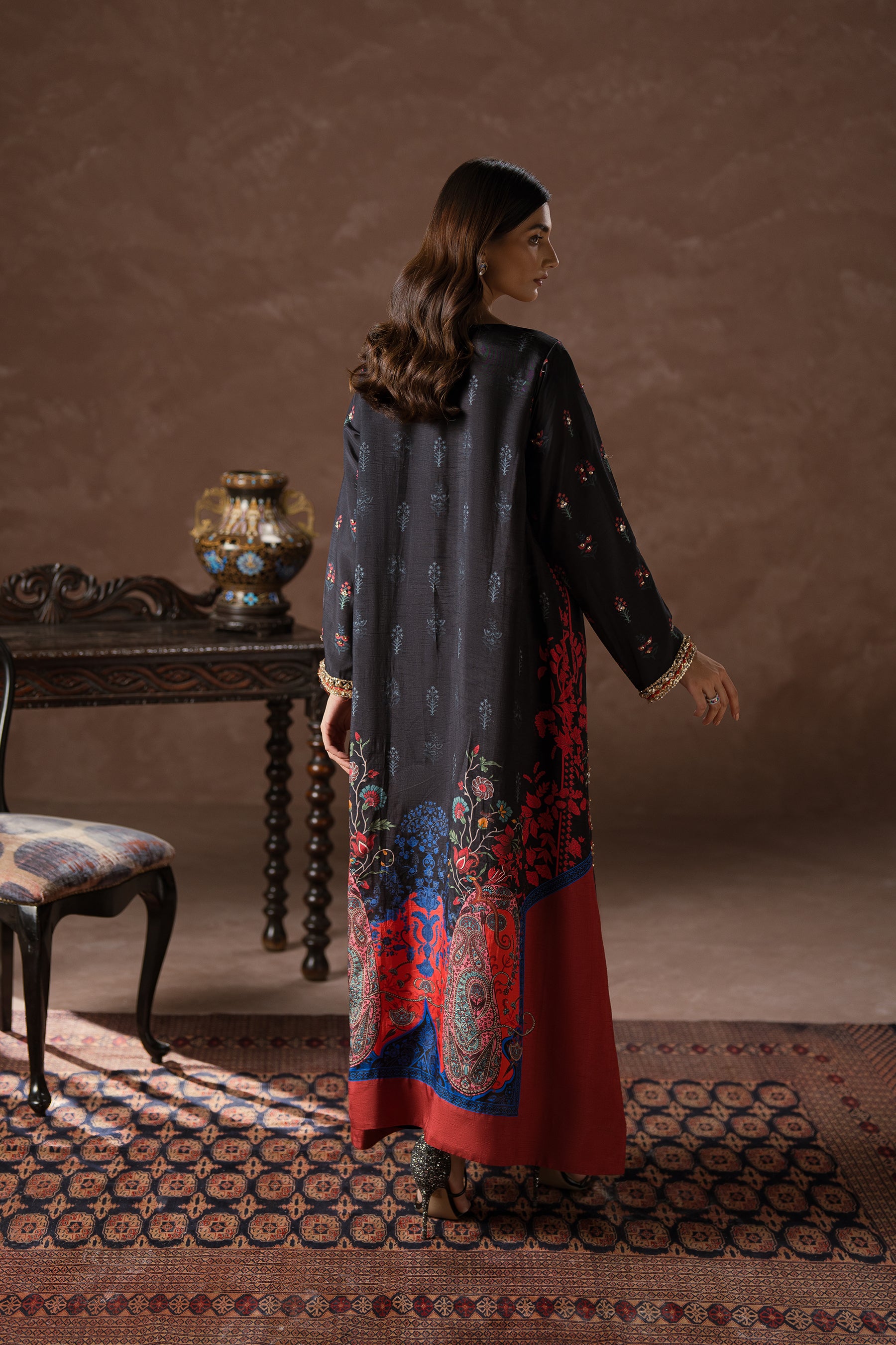 Pakistani Black Beaded Blended Silk Kaftan Set (2-Piece) - Image 2
