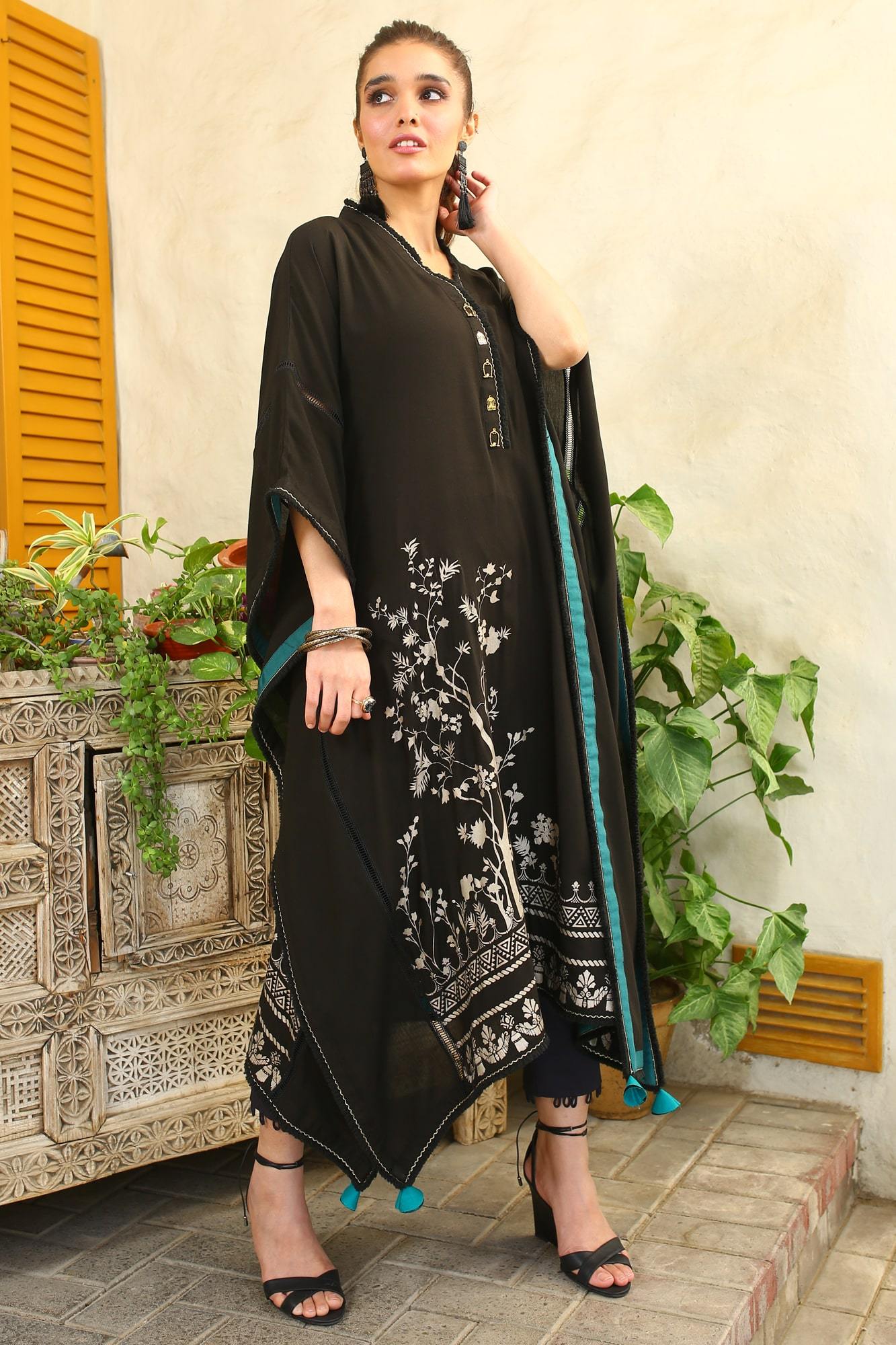 Pakistani Black Screen Printed PK Raw Silk Kaftan (1-Pc) - Image 4