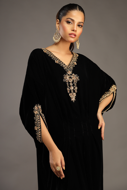 Black Hand-Embroidered Velvet Kaftan (1-Pc) - Image 6