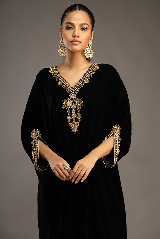 Black Hand-Embroidered Velvet Kaftan (1-Pc) - Image 7