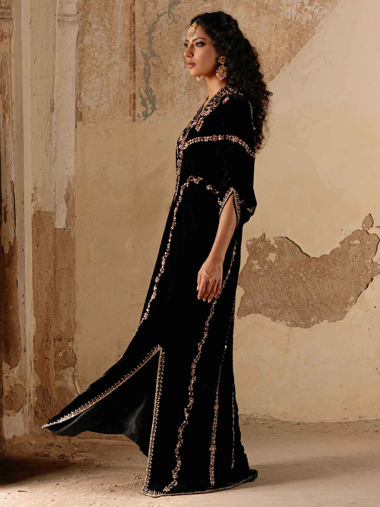 Pakistani Black Embroidered Velvet Kaftan (1-Pc) - Image 3