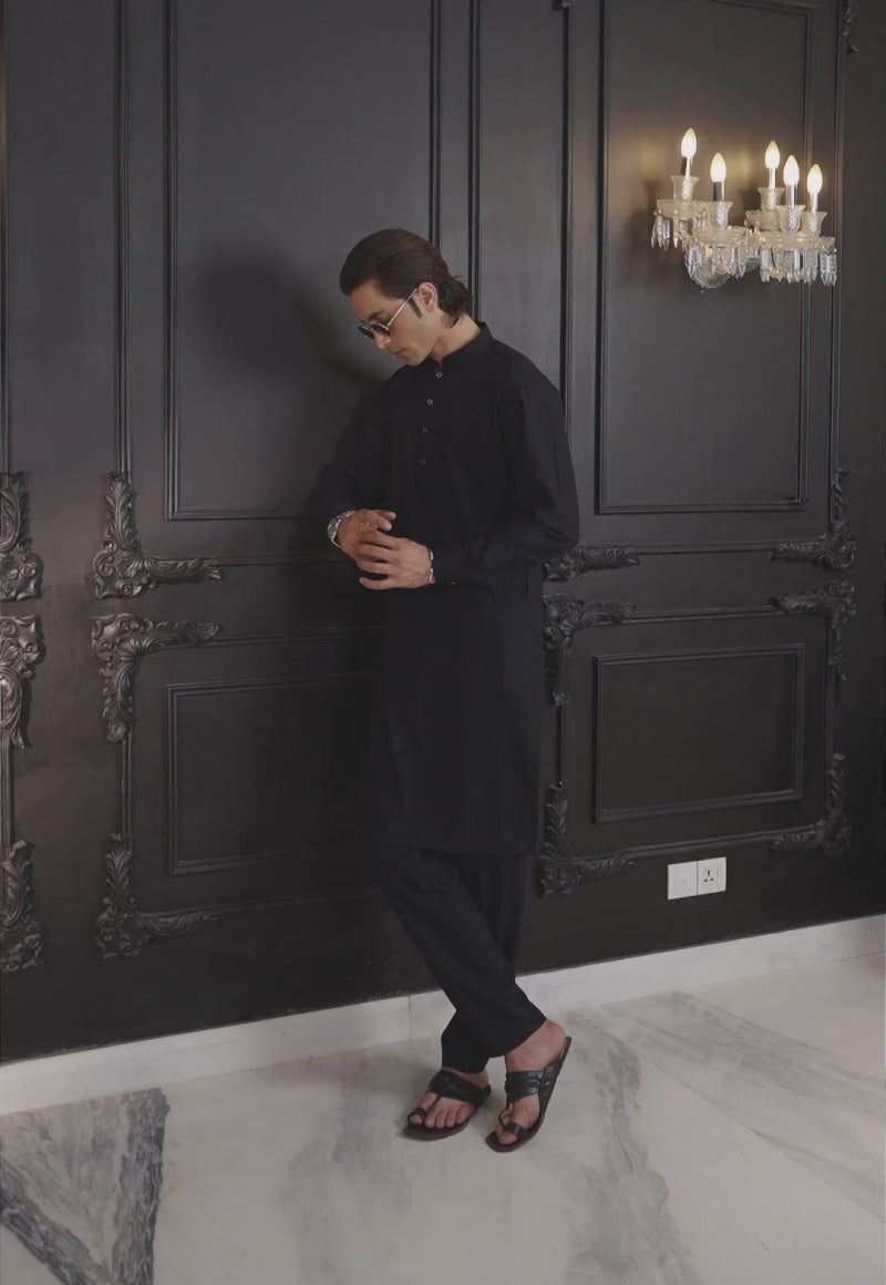 Black Stitched Blended Kurta Pajama (2-Piece) - Image 4