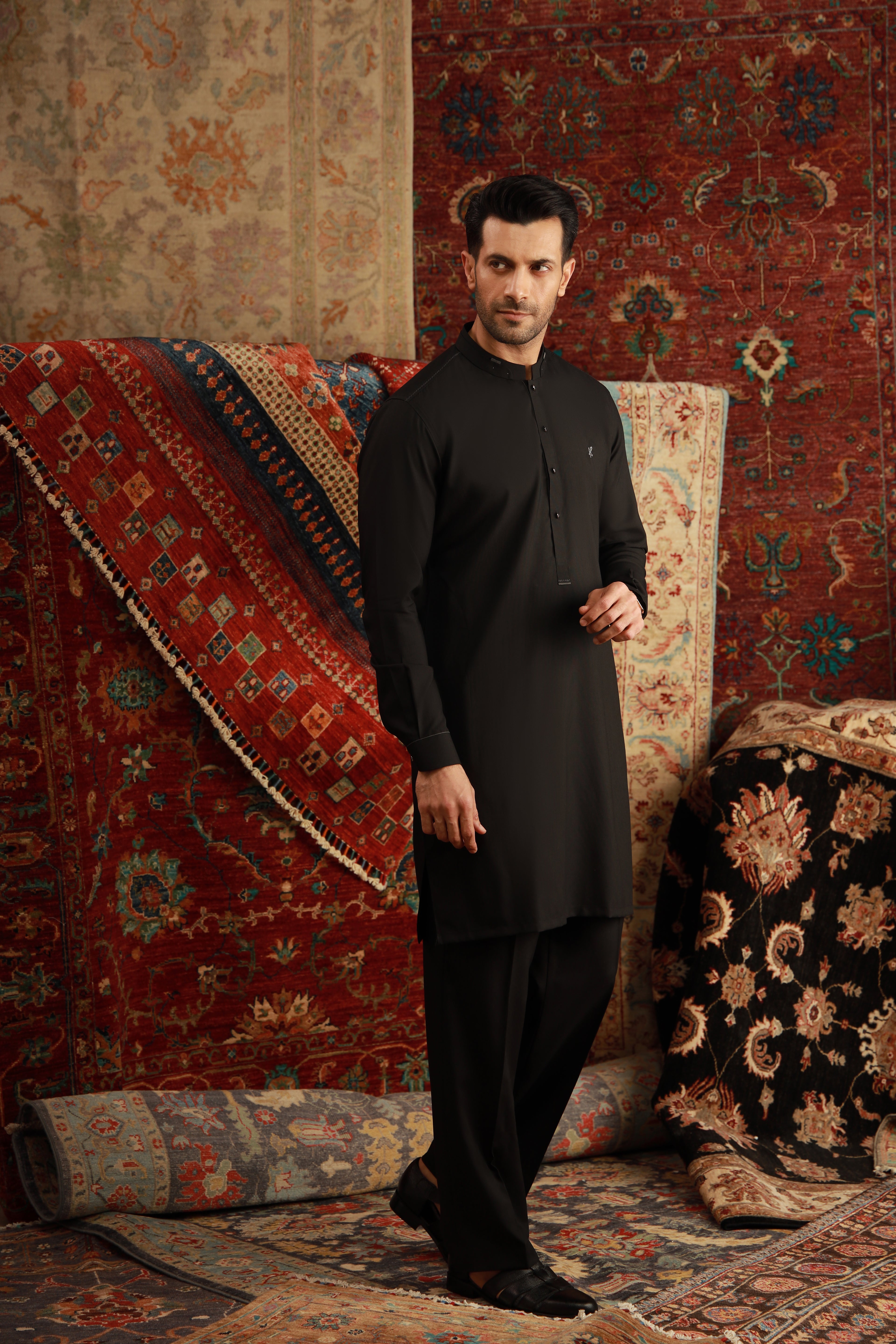 Black Embroidered Bosky Kurta Pajama (2-Piece) - Image 2