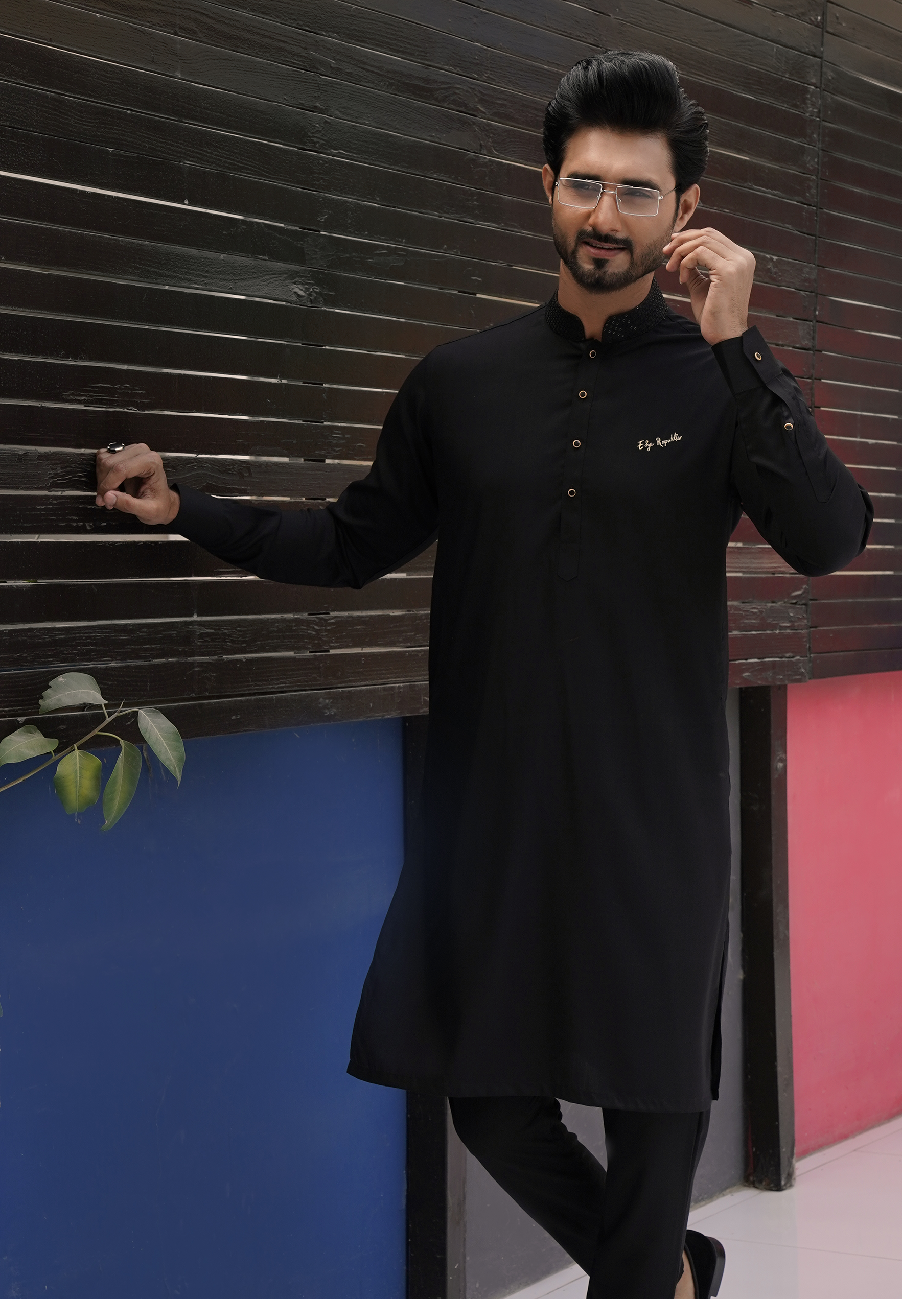 Black Embroidered Cotton Blend Kurta Pajama (2-Piece) - Image 1
